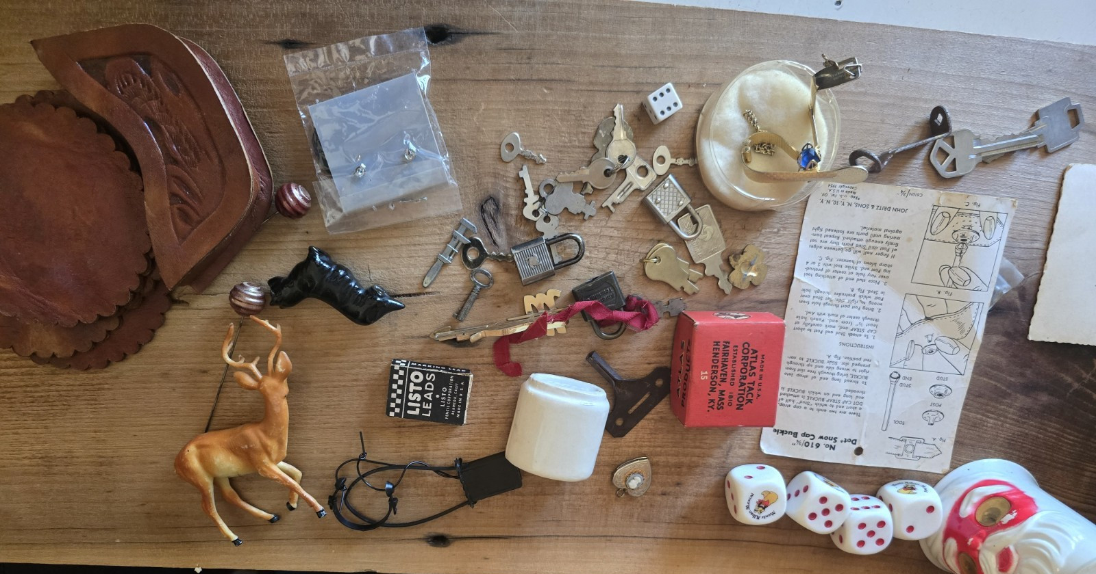 Random no Explanation! Vintage Smalls Lot junk Drawer santa keys Dice MISC ++