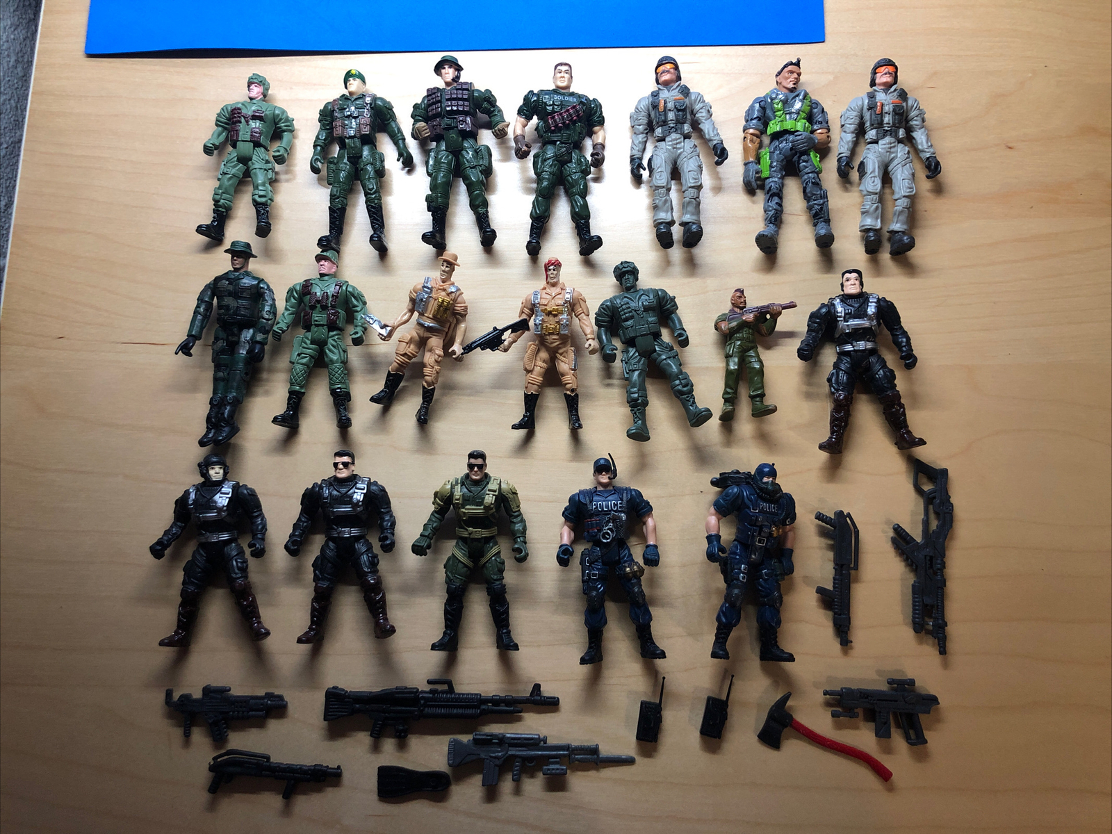 junk drawer lot- military action figures, mix of Lanard, Chap Mei and random