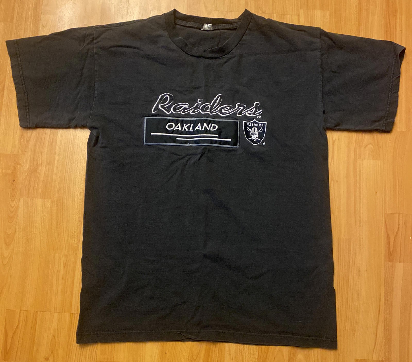 Vintage 1990s Oakland Raiders Logo 7 T-Shirt Large