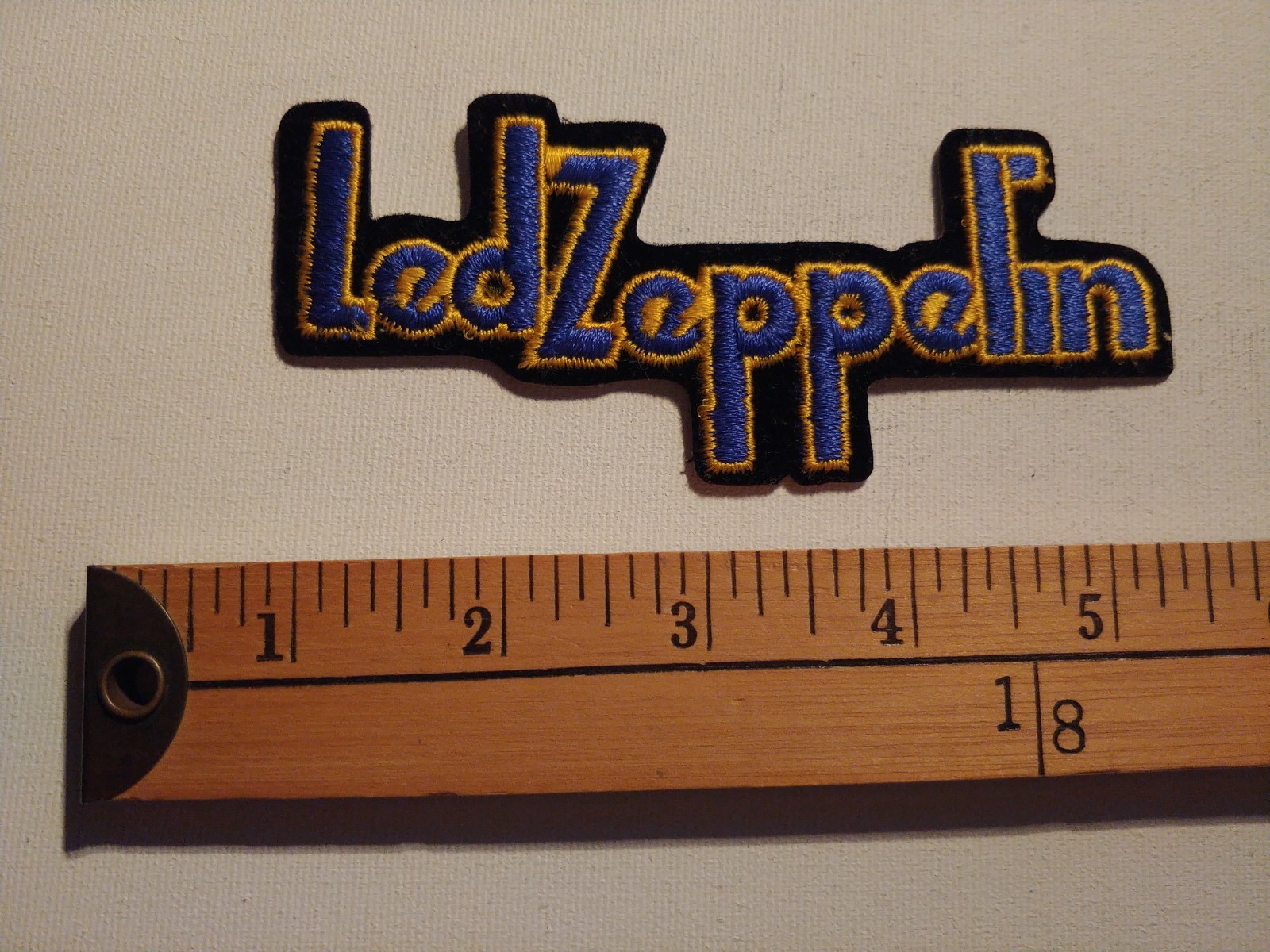 *80s VINTAGE LED ZEPPELIN ROCK & ROLL BAND MUSIC BADGE PATCH CREST ECUSSON *
