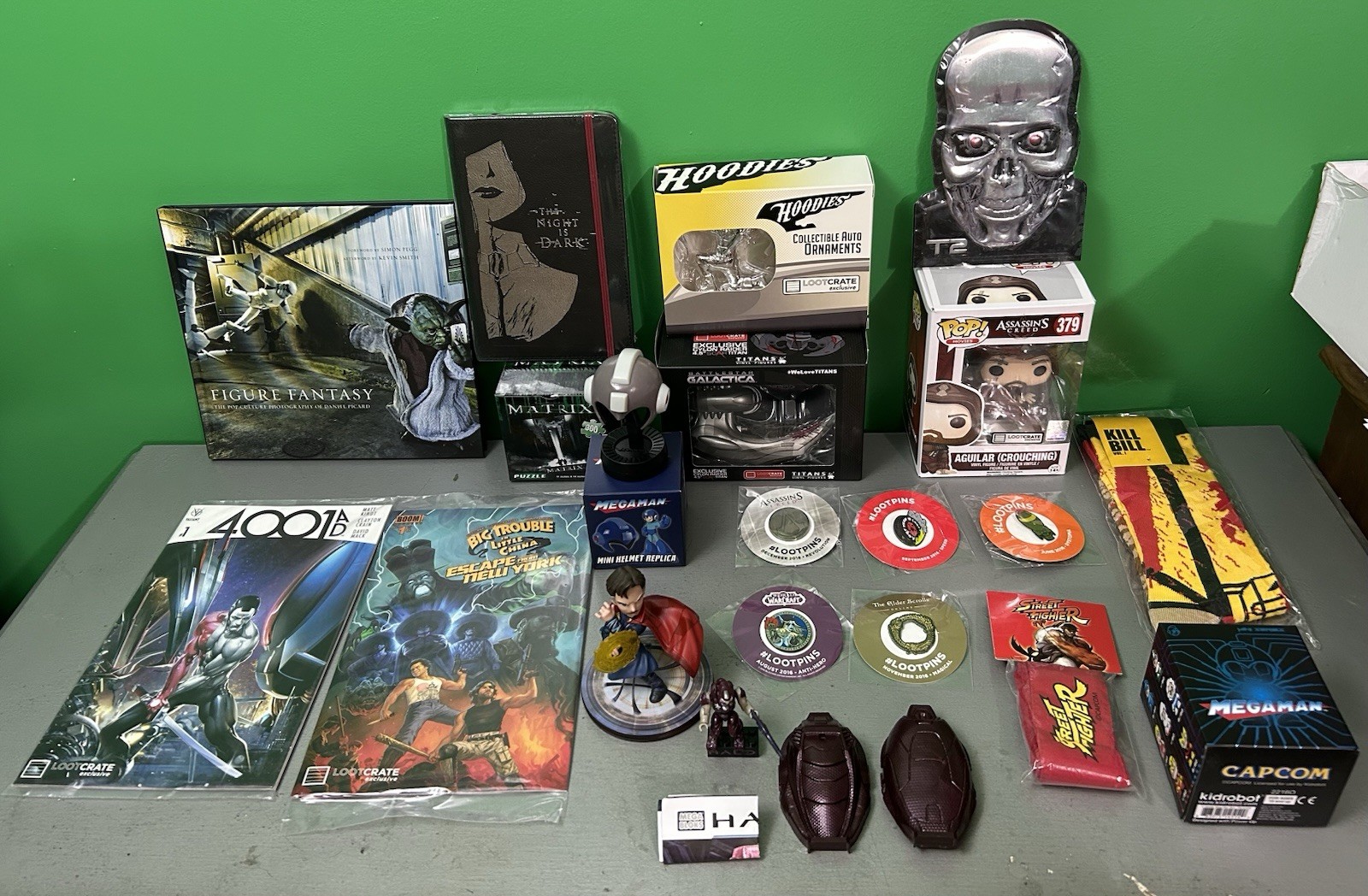 LOOT CRATE Lot of (20) Cool Items Pins/Mega Man/Comics/Hoodies/Matrix/Kill Bill