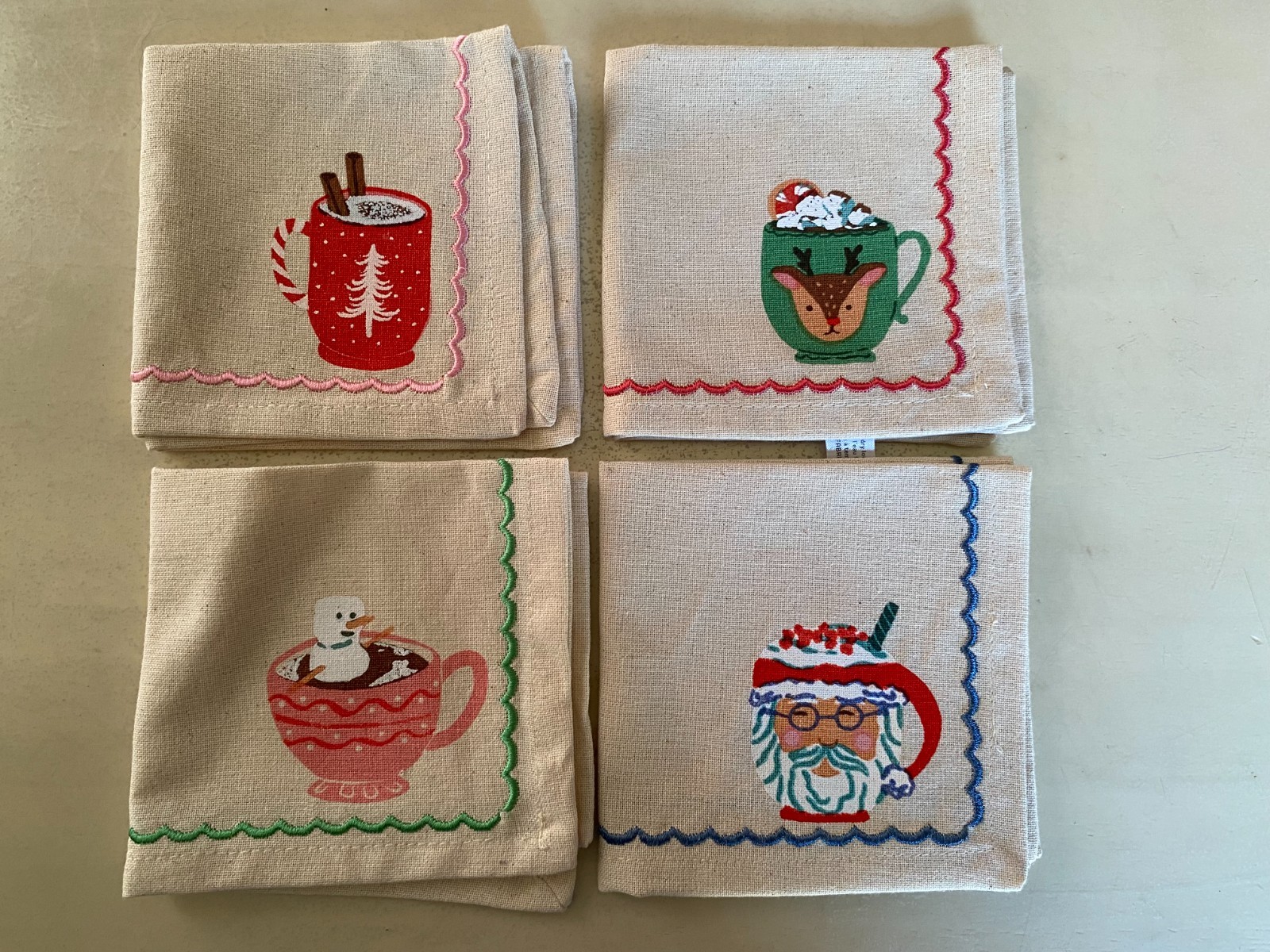 S/4 Danica Jubilee Cloth Holiday / Christmas 100% Cotton Napkins