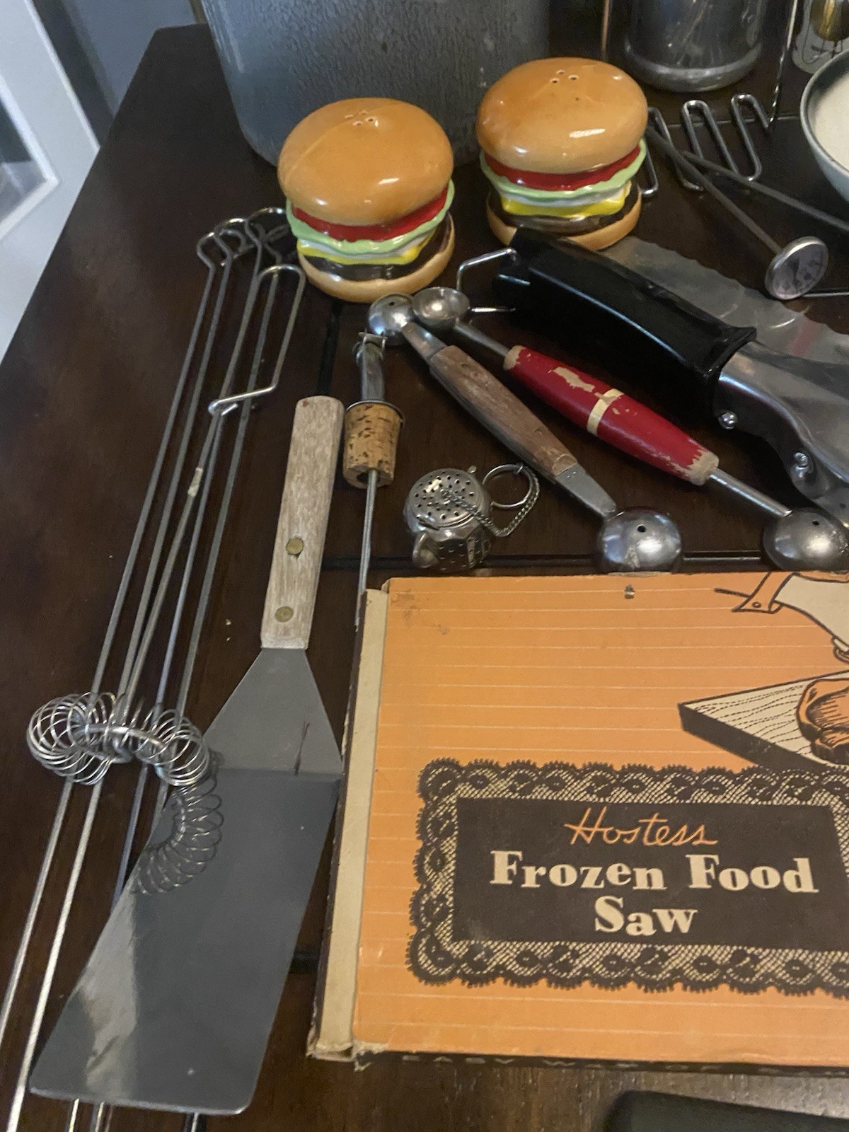 Big Lot Of Vintage Retro Kitchen Collectibles, Gadgets,Utensils,Decor &More!