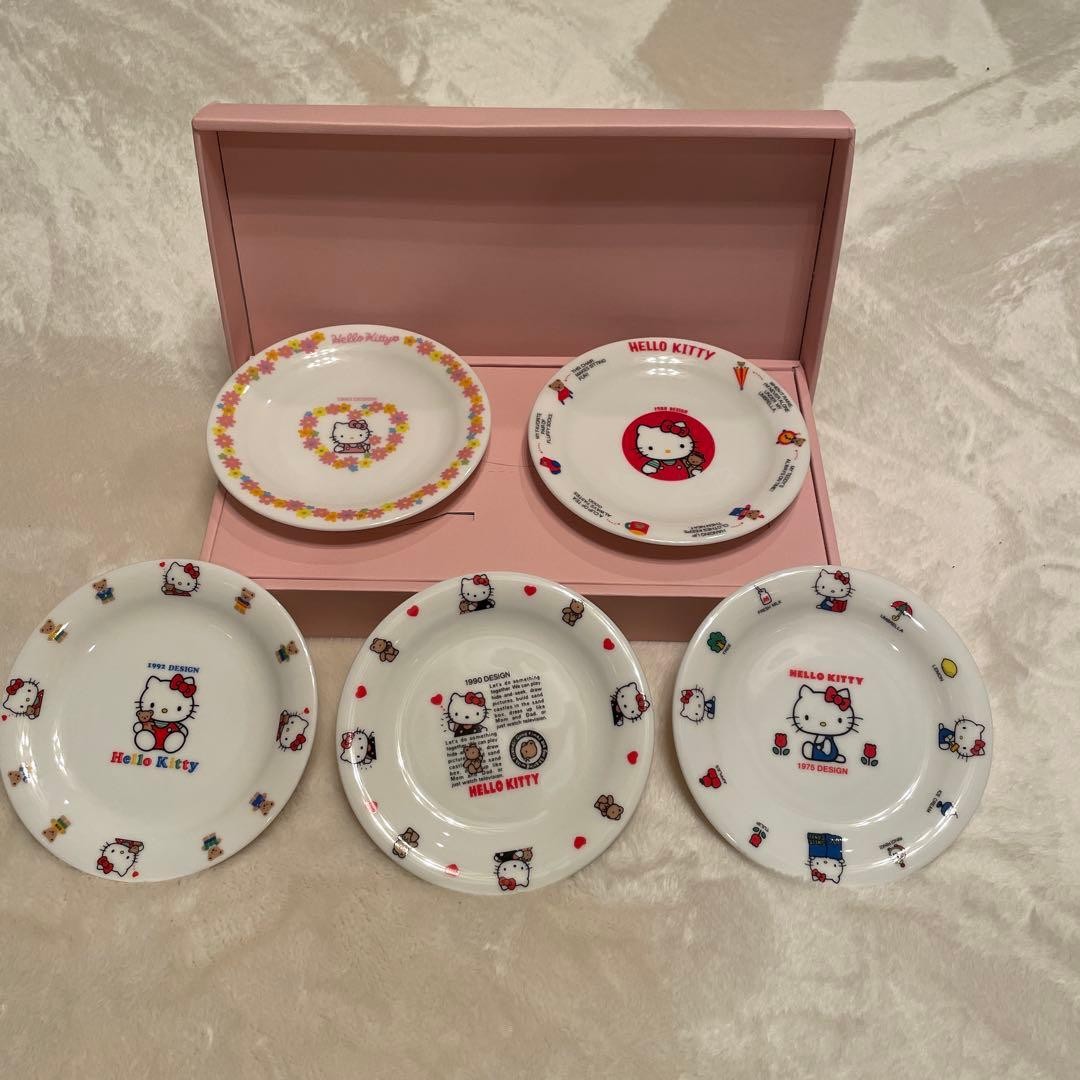 Hello Kitty 25th Anniversary Plates Set 5 Pieces Character Dinnerware Japan