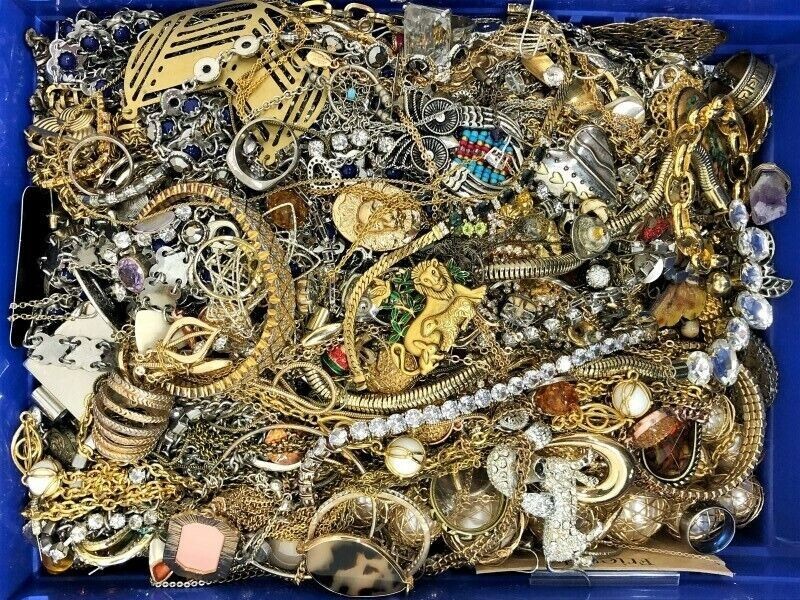 1 Pound ESTATE Items JUNK DRAWER – New & Old varied mix #5K7l