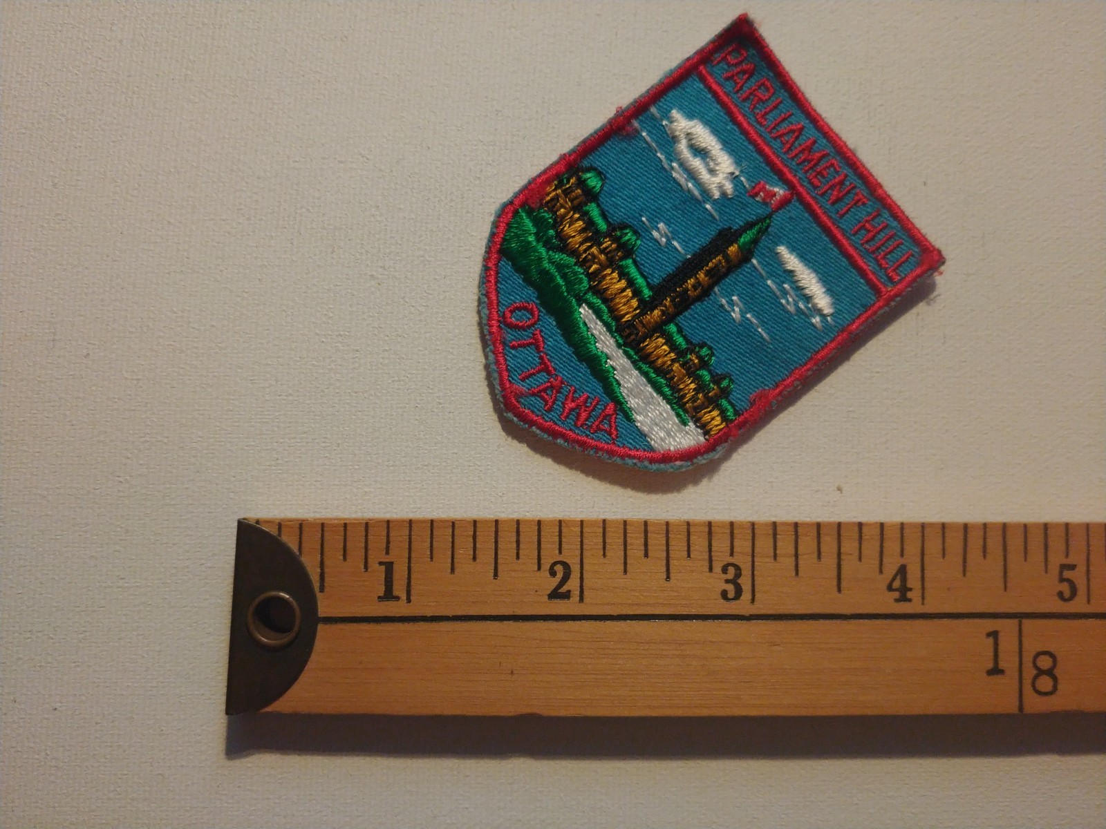 * 70S PARLIAMENT HILL GOVERNMENT CANADA OTTAWA VOYAGER PATCH CREST ECUSSON *