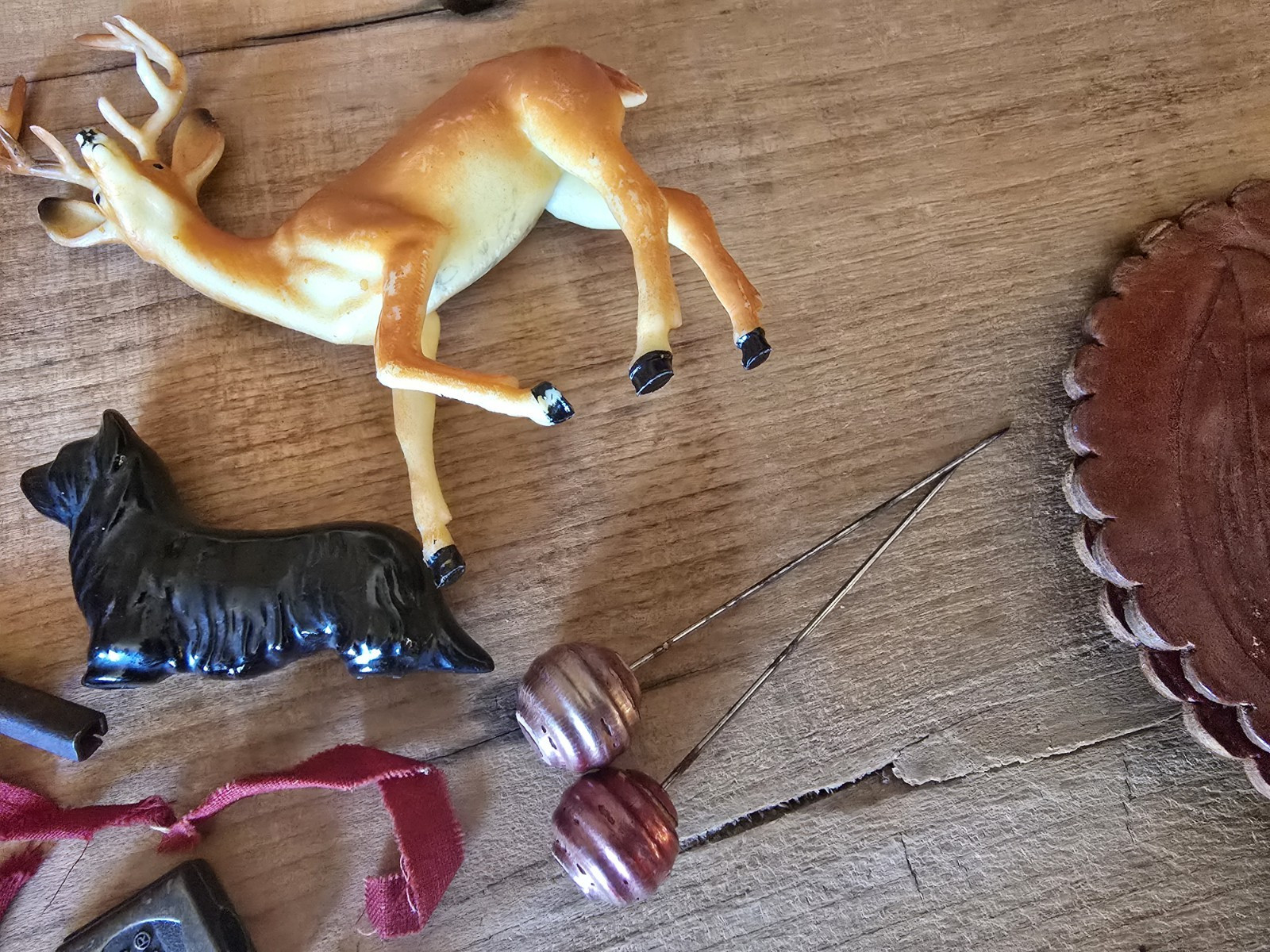 Random no Explanation! Vintage Smalls Lot junk Drawer santa keys Dice MISC ++