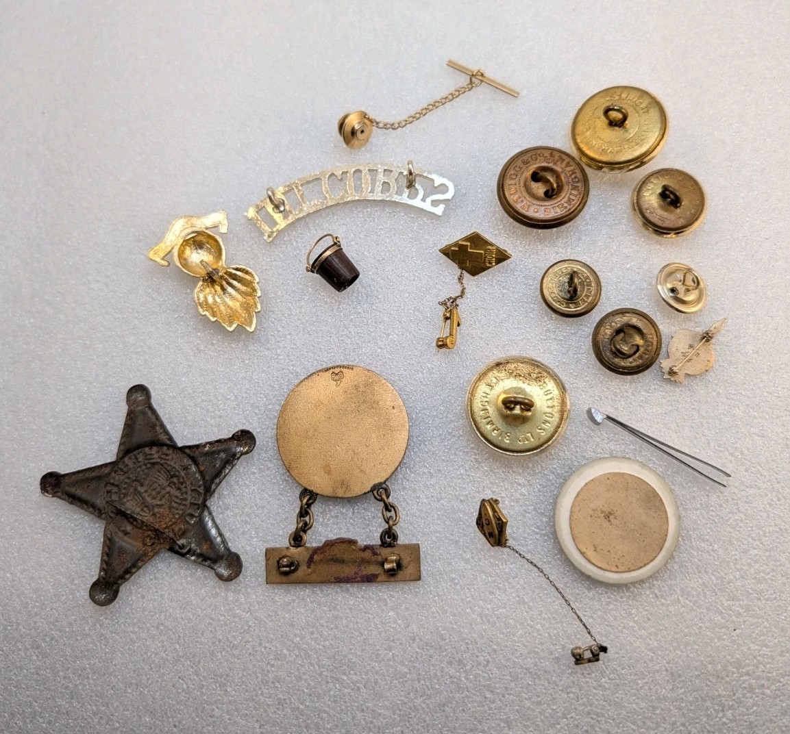 Vintage Estate Lot Of 18 Junk Drawer Medals Lapel Pins Buttons Sherrif Badge