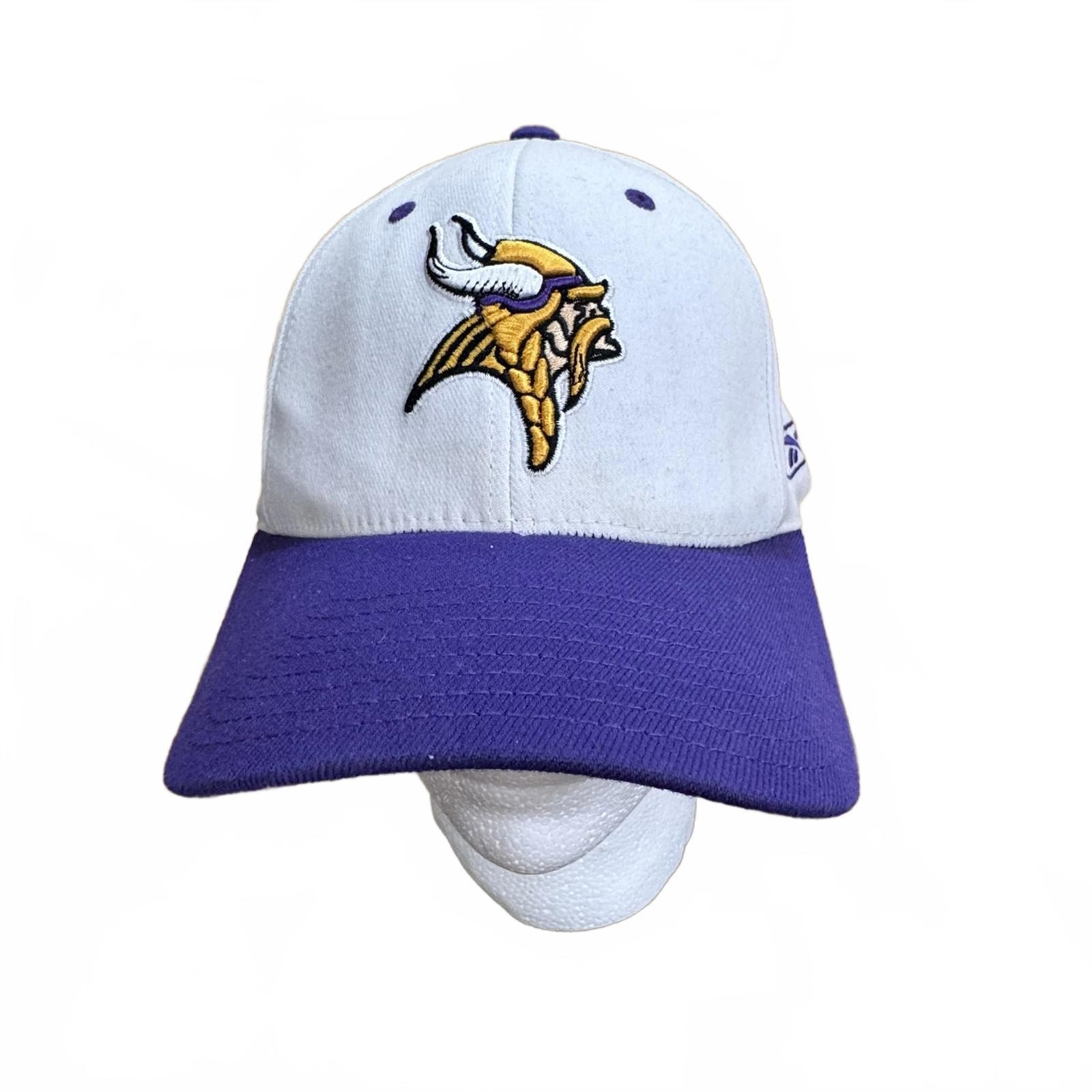 Minnesota Vikings Hat Cap Fitted Mens Large White Purple NFL Football Reebok