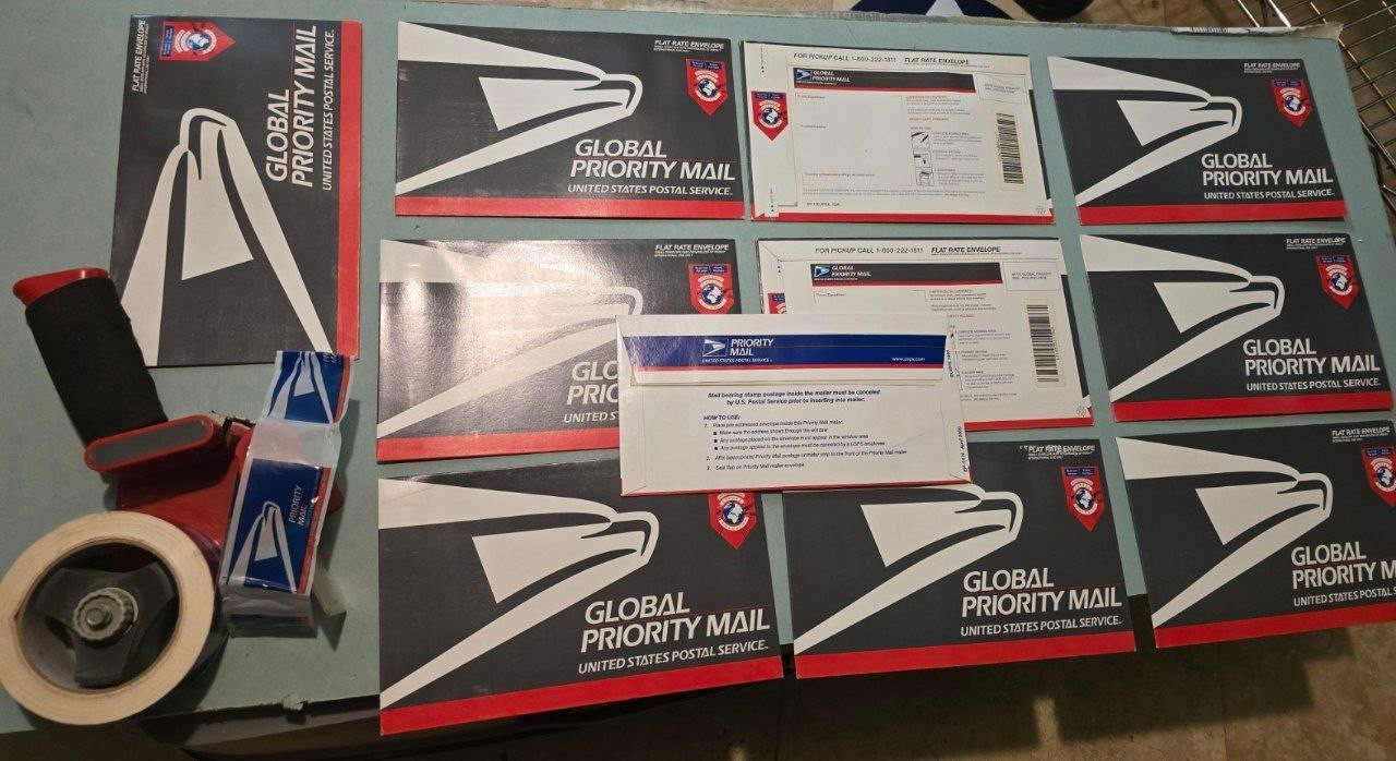 Priority Mail 10 Envelopes Global 1996/1 Envelope Priority 1995/Packing Tape