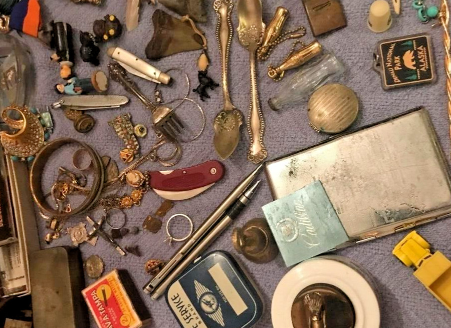1 Pound ESTATE Items JUNK DRAWER – New & Old varied mix #5K7l
