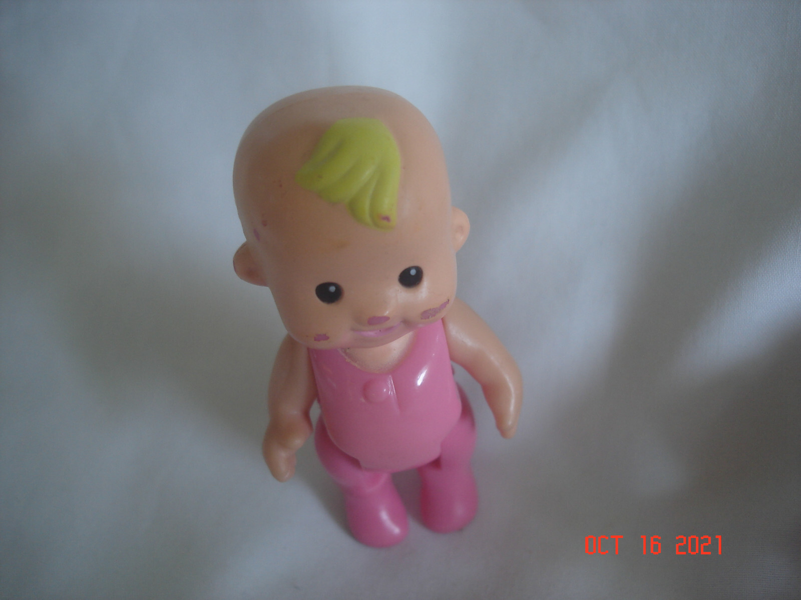 FUN MIXED LOT 4 PLASTIC CHILD TOY FIGURES Mattel /Fisher Price? BLUE BIRD, PIG++