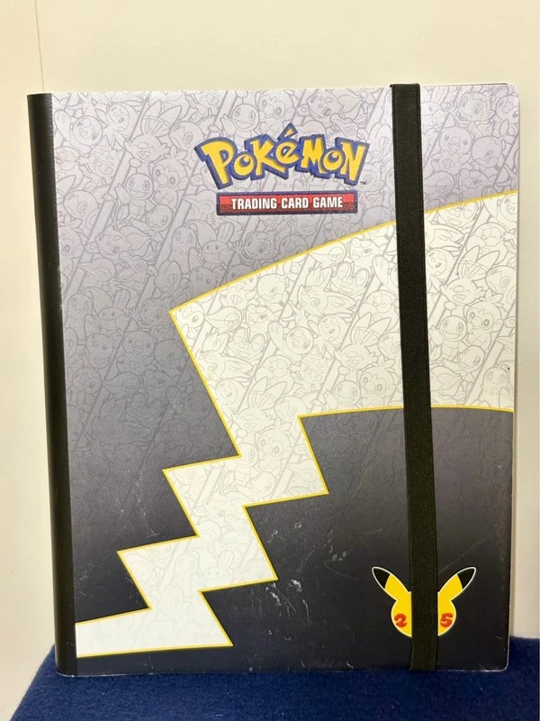 Ultra PRO 9-pocket trading card binder Pokémon 25th Anniversary