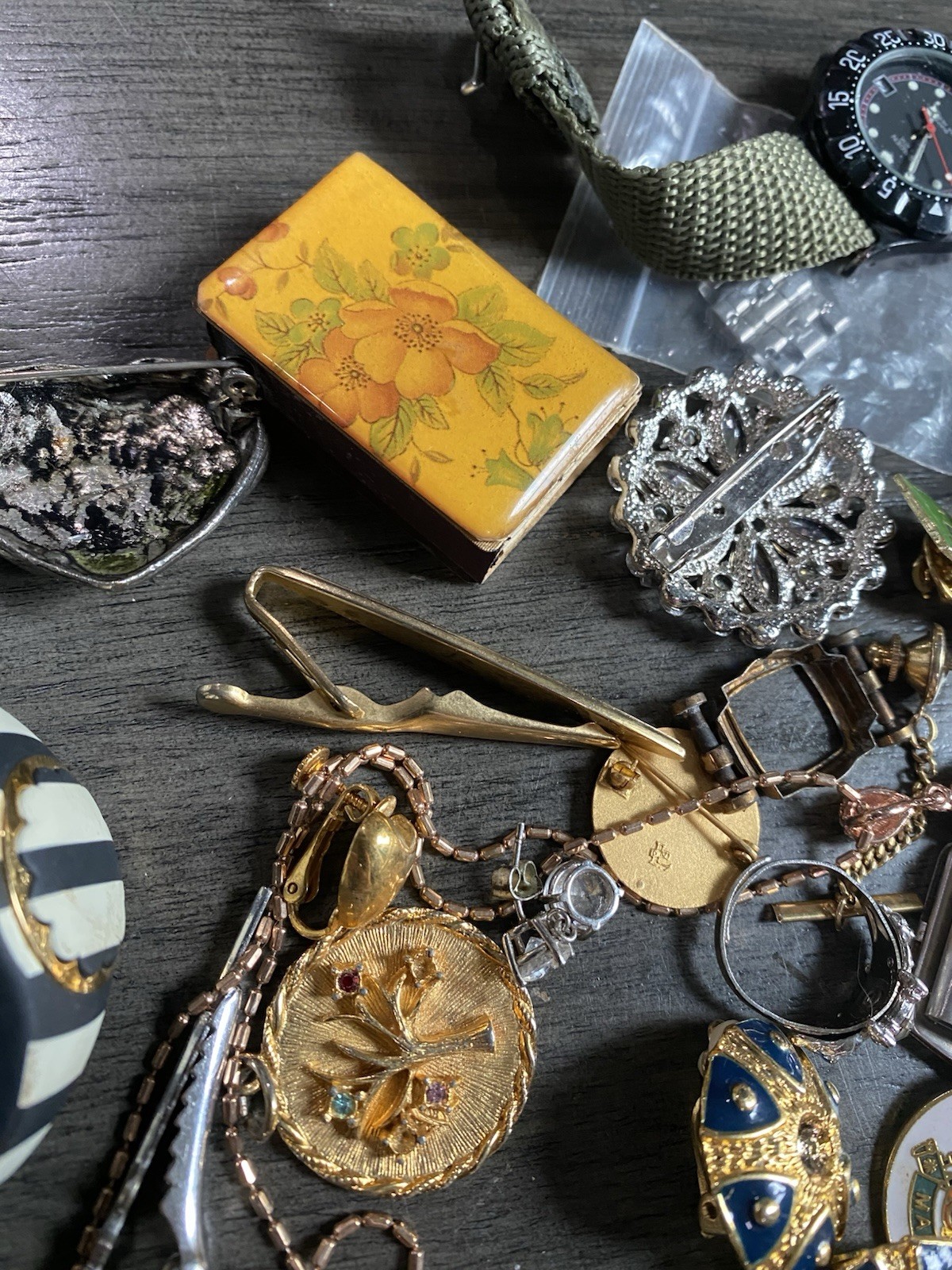 Vintage Jewelry Lot Watch Brooch Pin Necklace Bracelet Ring Earring Junk Drawer