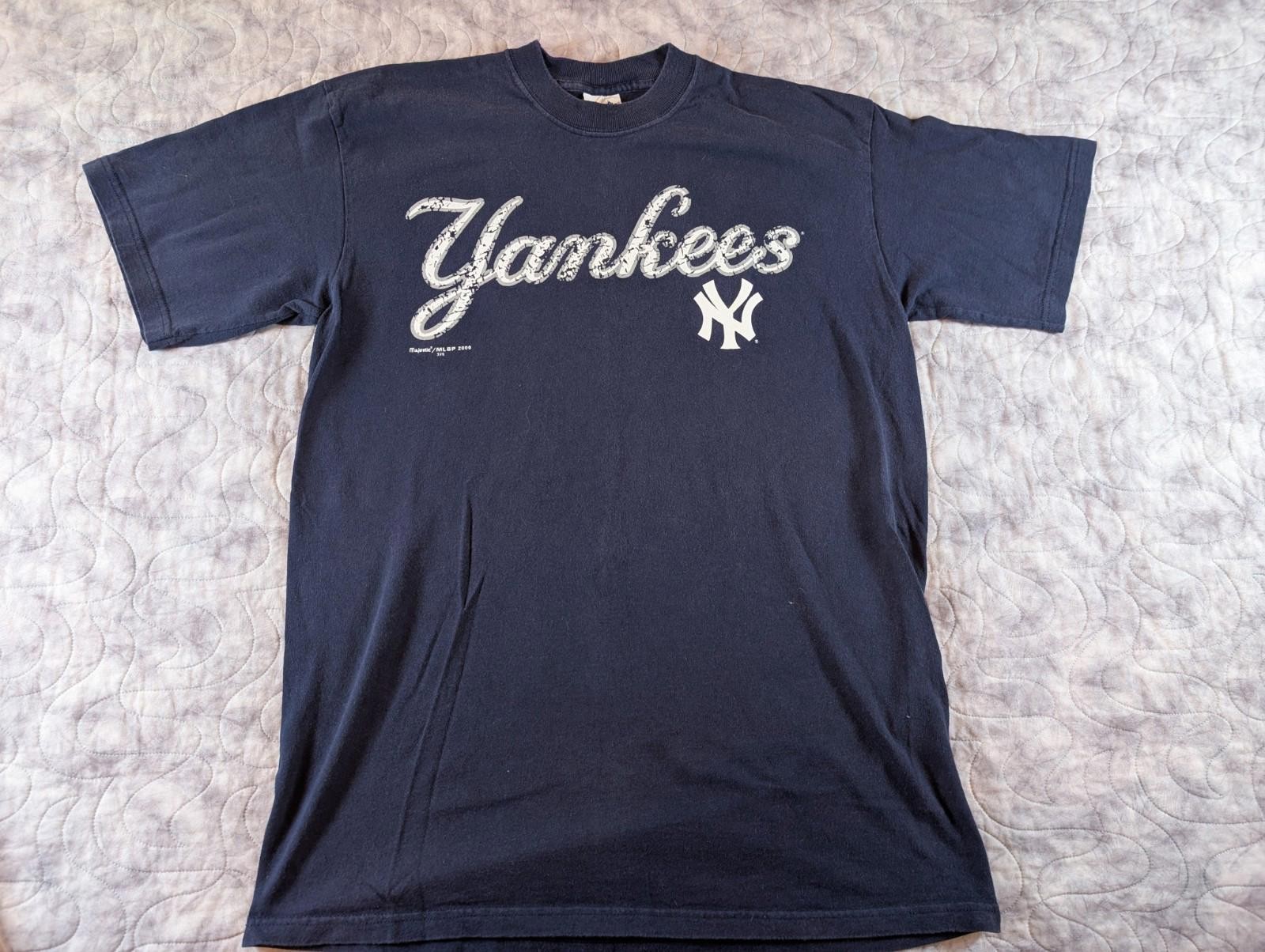 Vintage 2000 Yankees Shirt Large Majestic MLB Navy Blue Graphic Tee