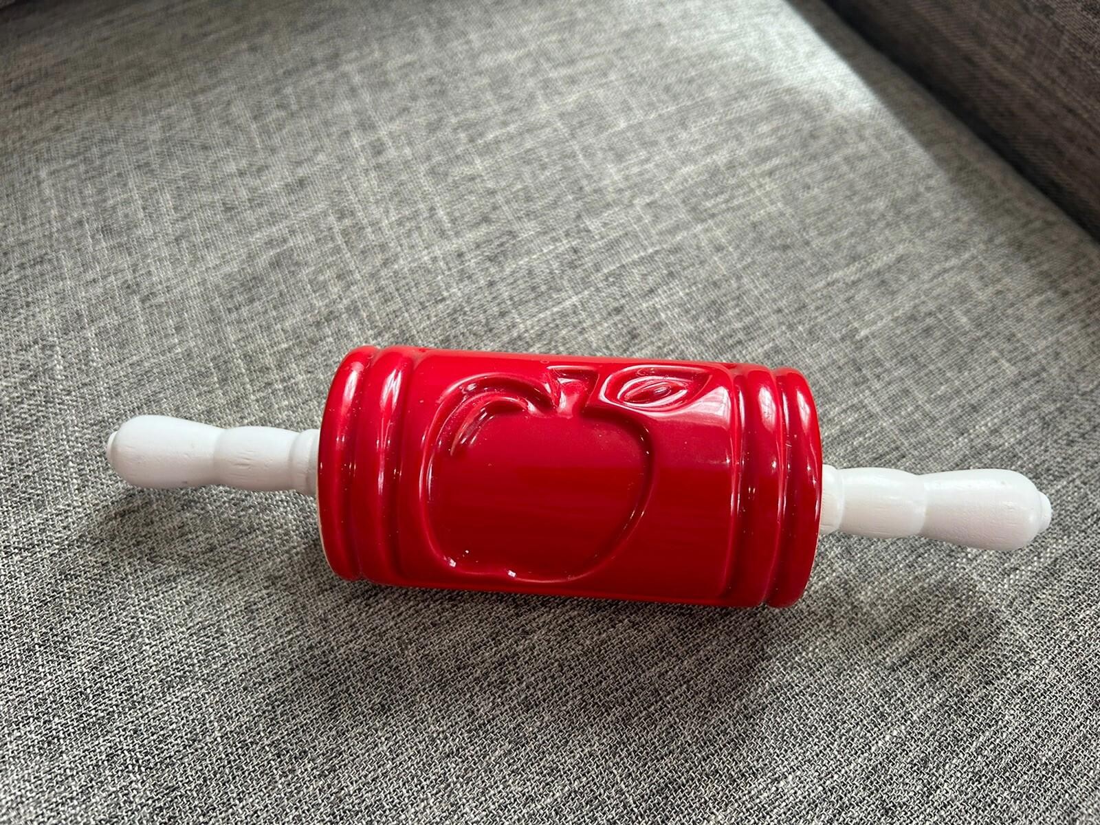 Ceramic Decorative Pastry Stamp Rolling Pin Wooden Handles 7 1/2″ Red Apple
