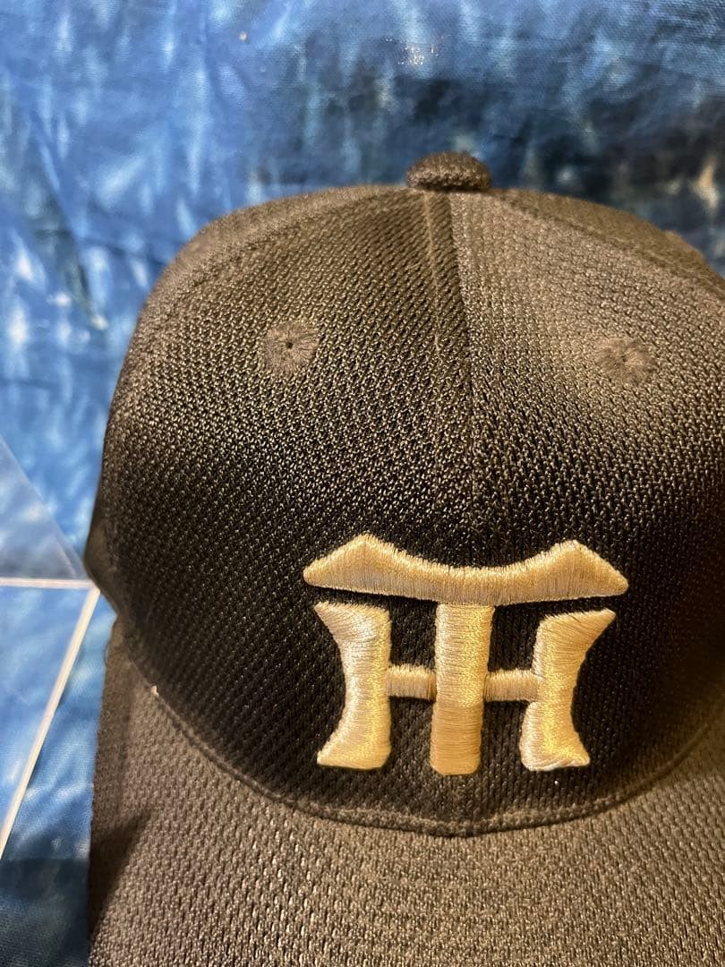 Hanshin Tigers Coach Yasuo Yoshida Signed Cap JFK Relief Signatures 57cm Used