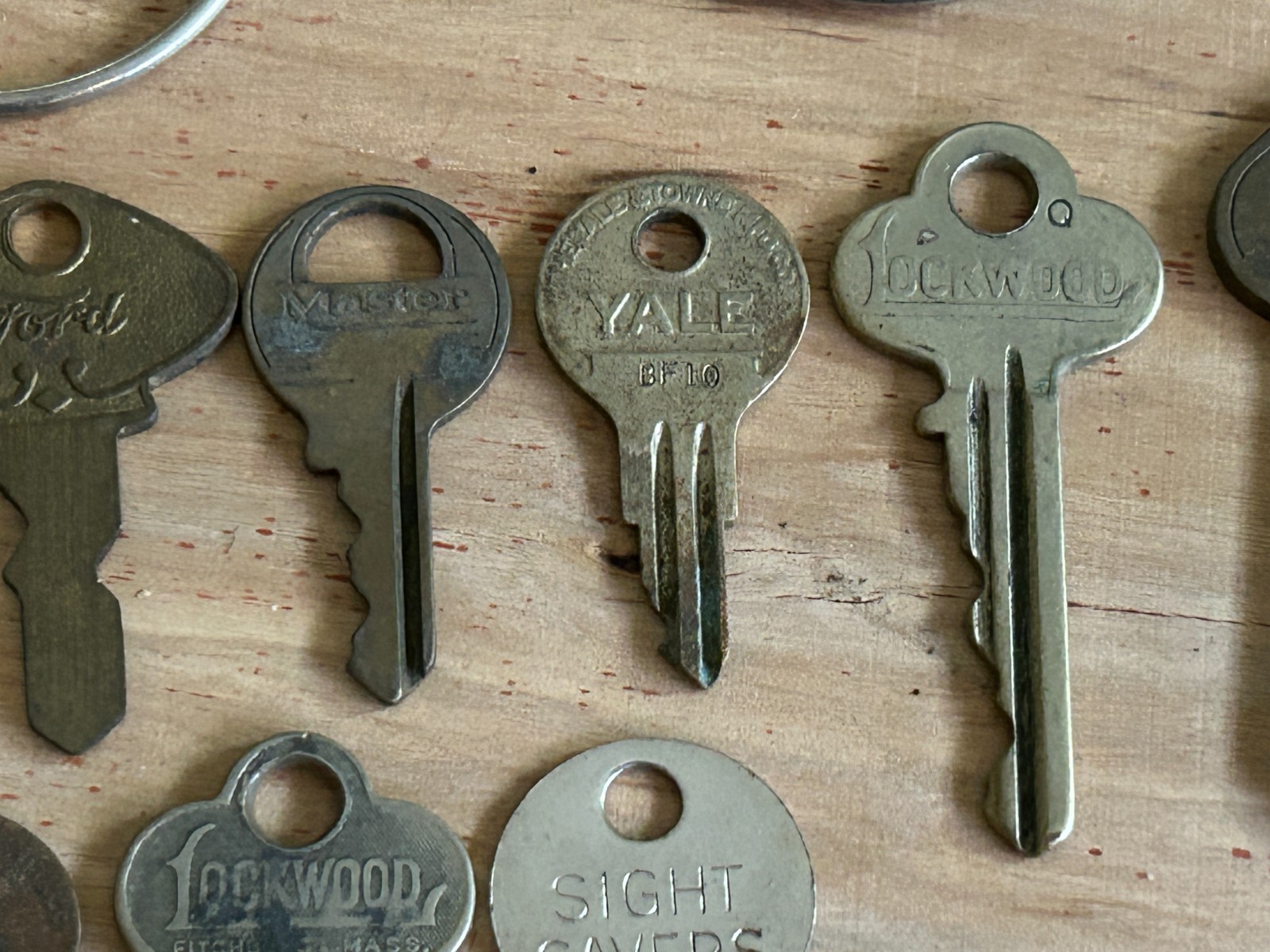 Key Vintage Junk Drawer Lot Of 35+ Keys Unusual Nice Assortment Gramps Estate