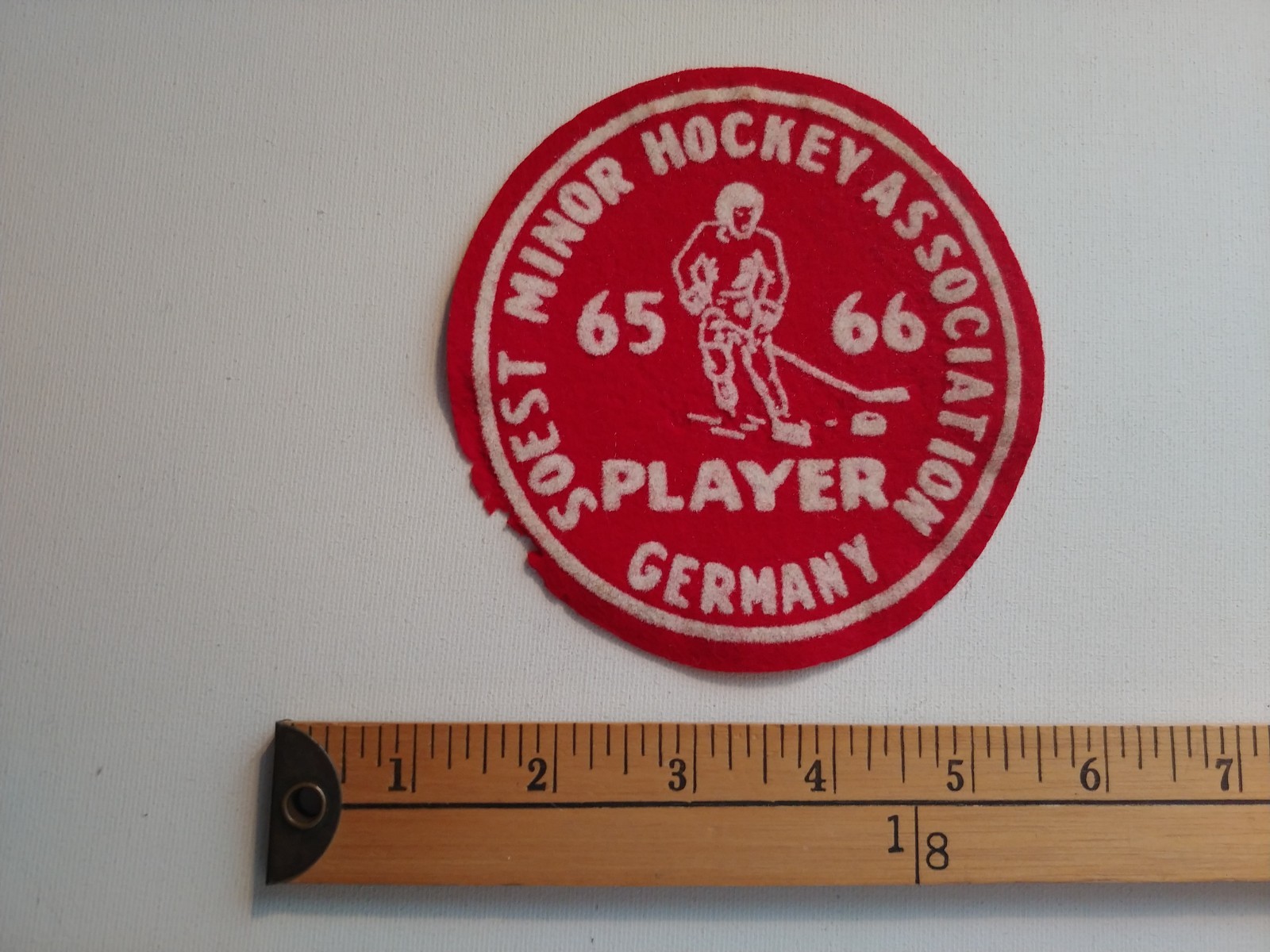 * 65-66 GERMANY GERMAN SOEST MINOR HOCKEY PLAYER PATCH CREST BADGE ECUSSON *