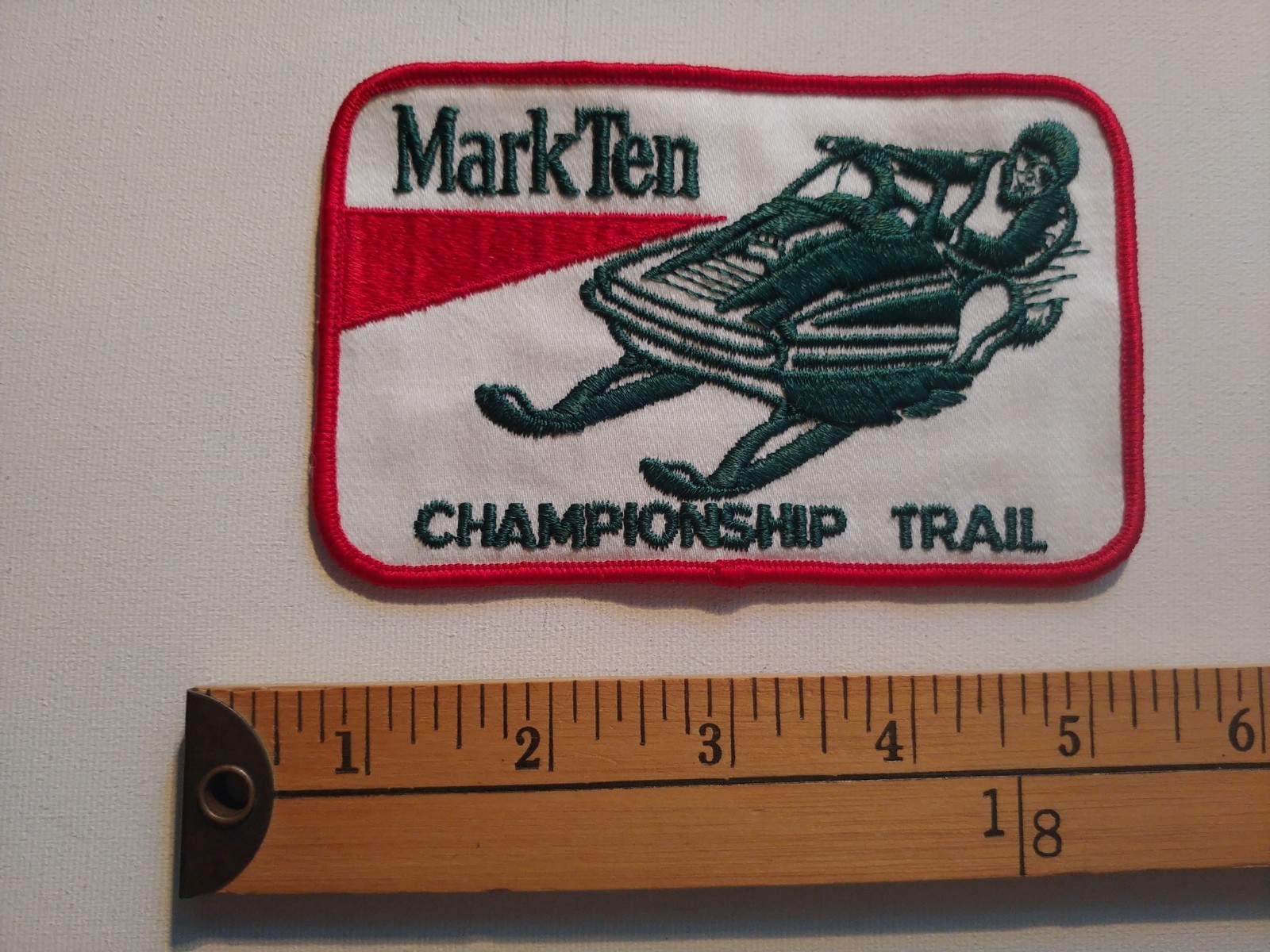 * 70S MARK TEN TOBACCO CHAMPIONSHIP SNOWMOBILE MOTONEIGE PATCH CREST ECUSSON *