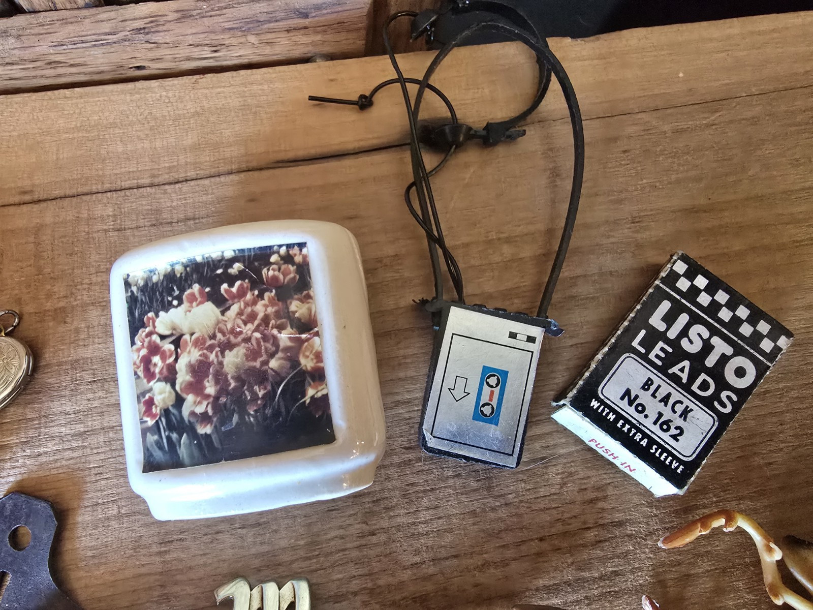 Random no Explanation! Vintage Smalls Lot junk Drawer santa keys Dice MISC ++