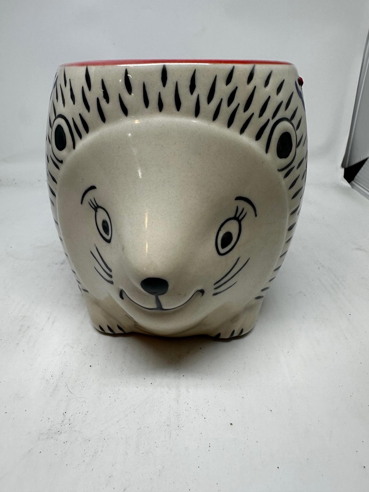 Yokohama Studio Hand Painted Hedgehog Mug – Japan Pottery