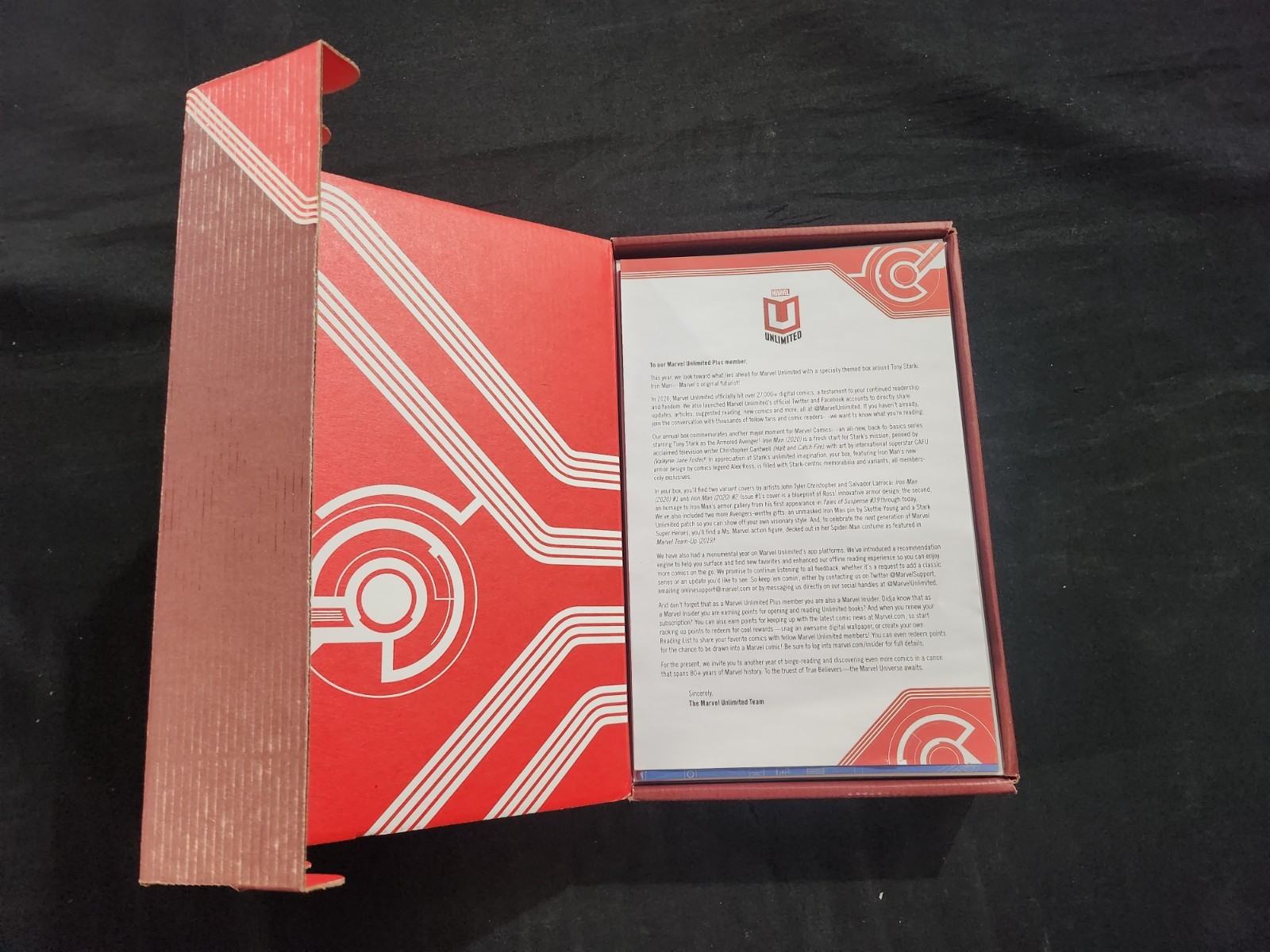 Marvel Unlimited Subscription Kit – 2 Comics, 1 Figure, Patch, Pin (8/8.5) 2020