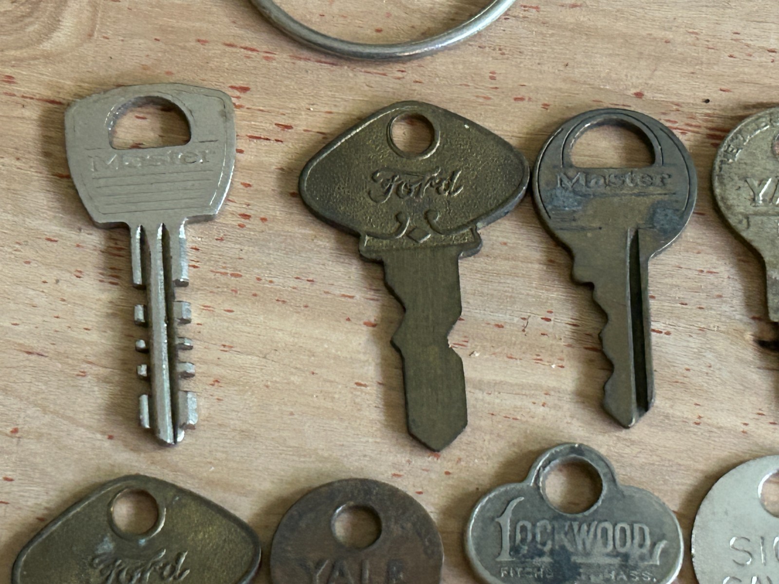 Key Vintage Junk Drawer Lot Of 35+ Keys Unusual Nice Assortment Gramps Estate