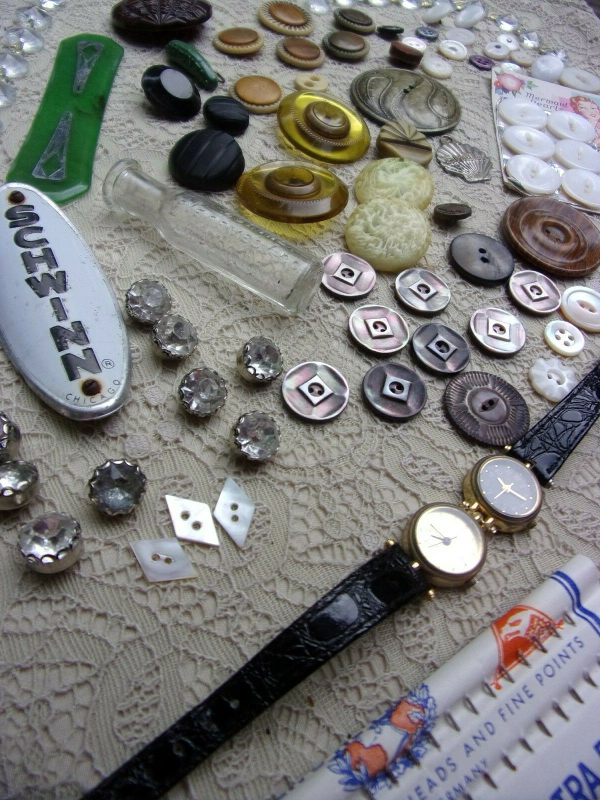 beautiful antique LOT of smalls~sewing buttons~Bakelite~m.o.p.~knobs~arts~resale