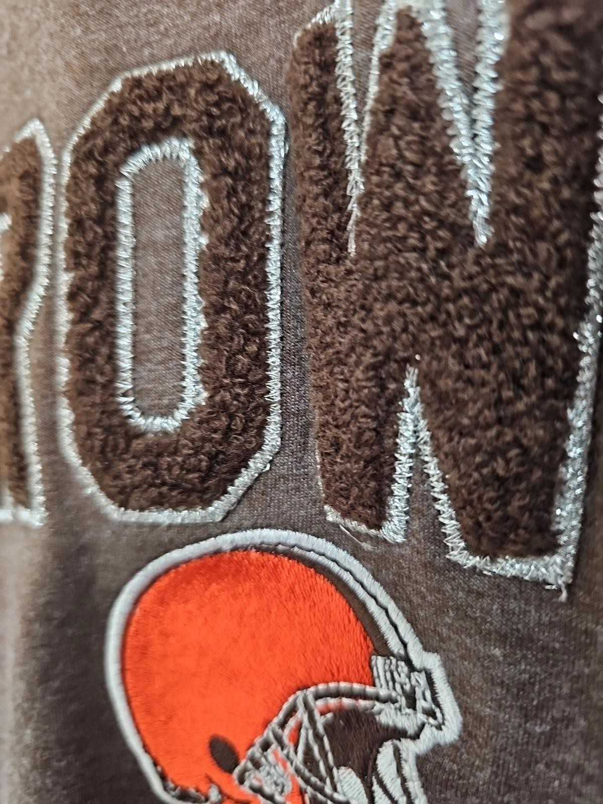 Nfl Team Apparel Cleveland Browns Womens Patch Spellout Sweatshirt XL