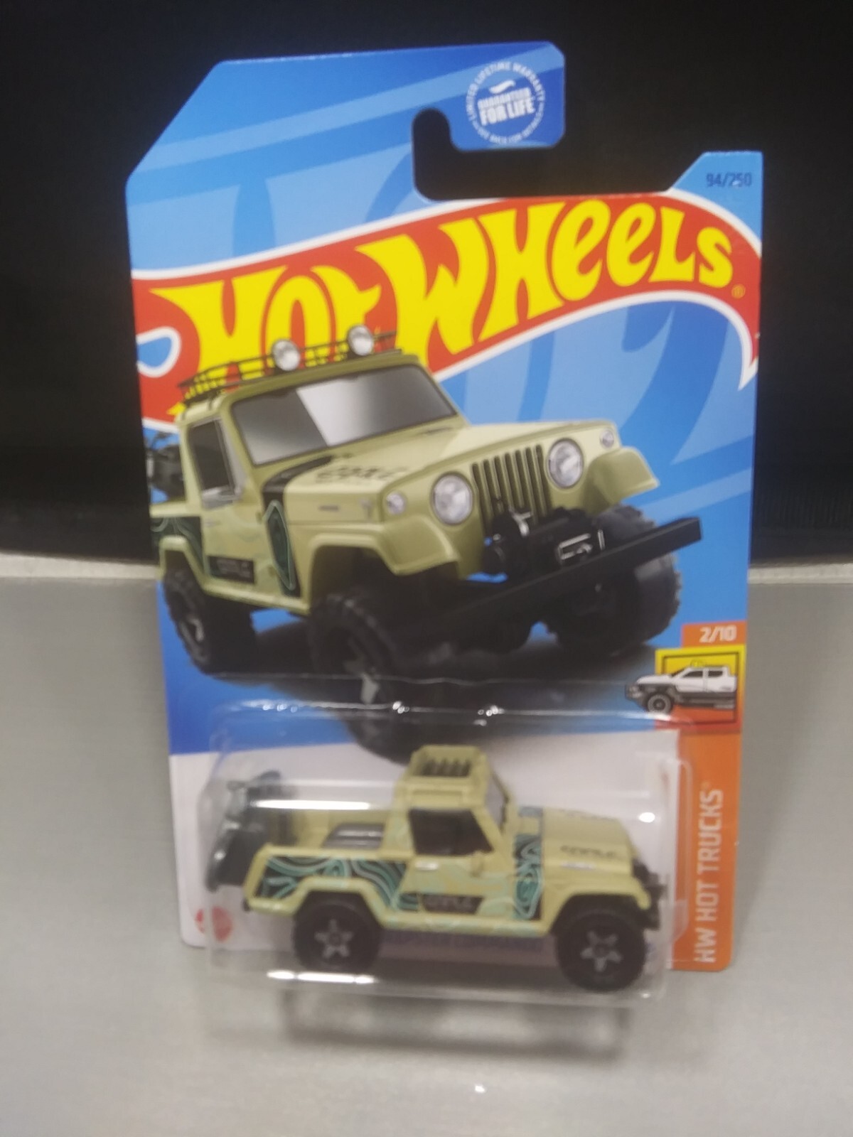 Hot Wheels ’67 Jeepster Commando HW Hot Trucks #2/10 Diecast 1:64 Scale
