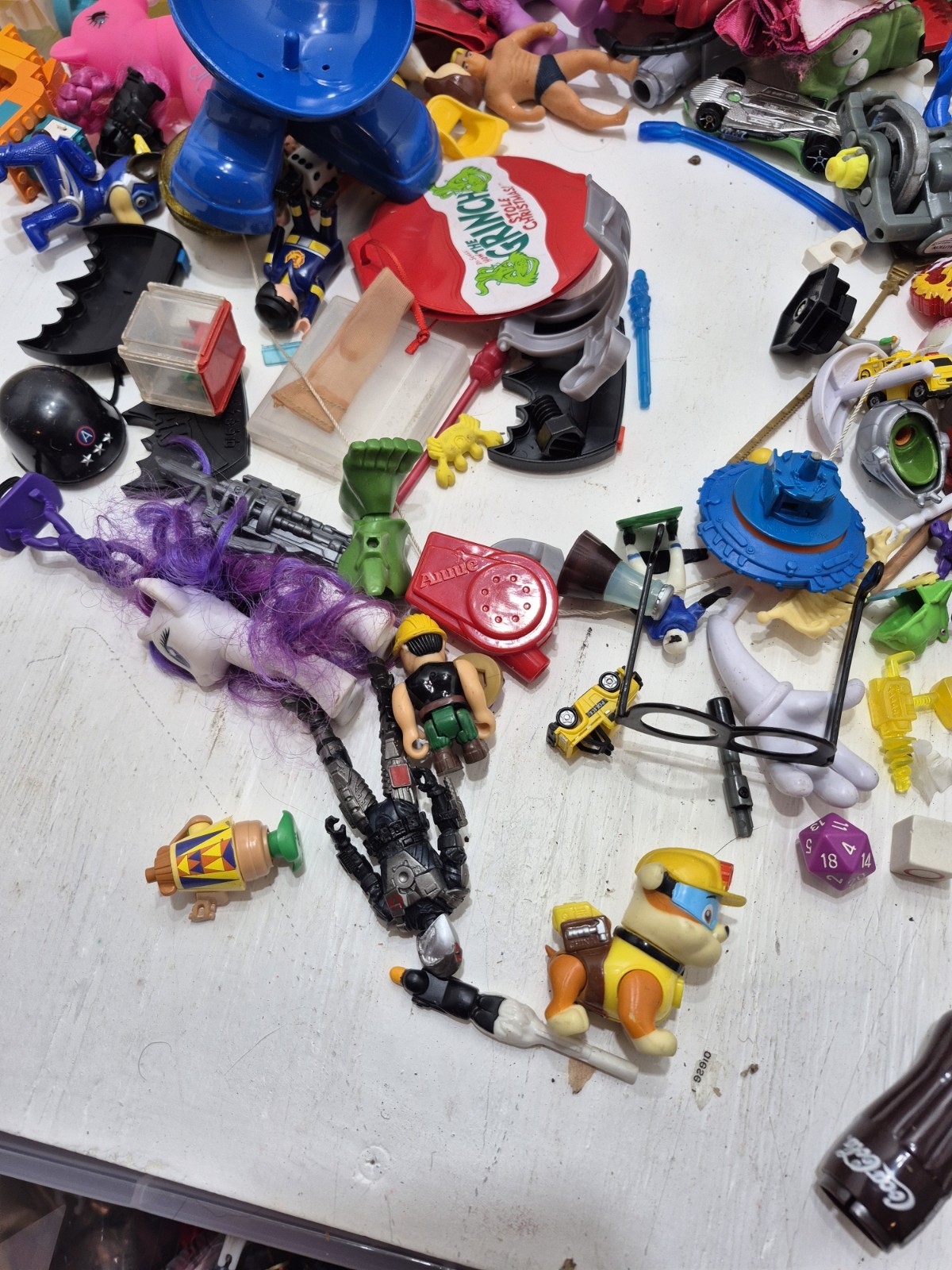 Huge Lot Kids Toys Action Figures Small Miniature Parts Boys/Girls Junk Drawer