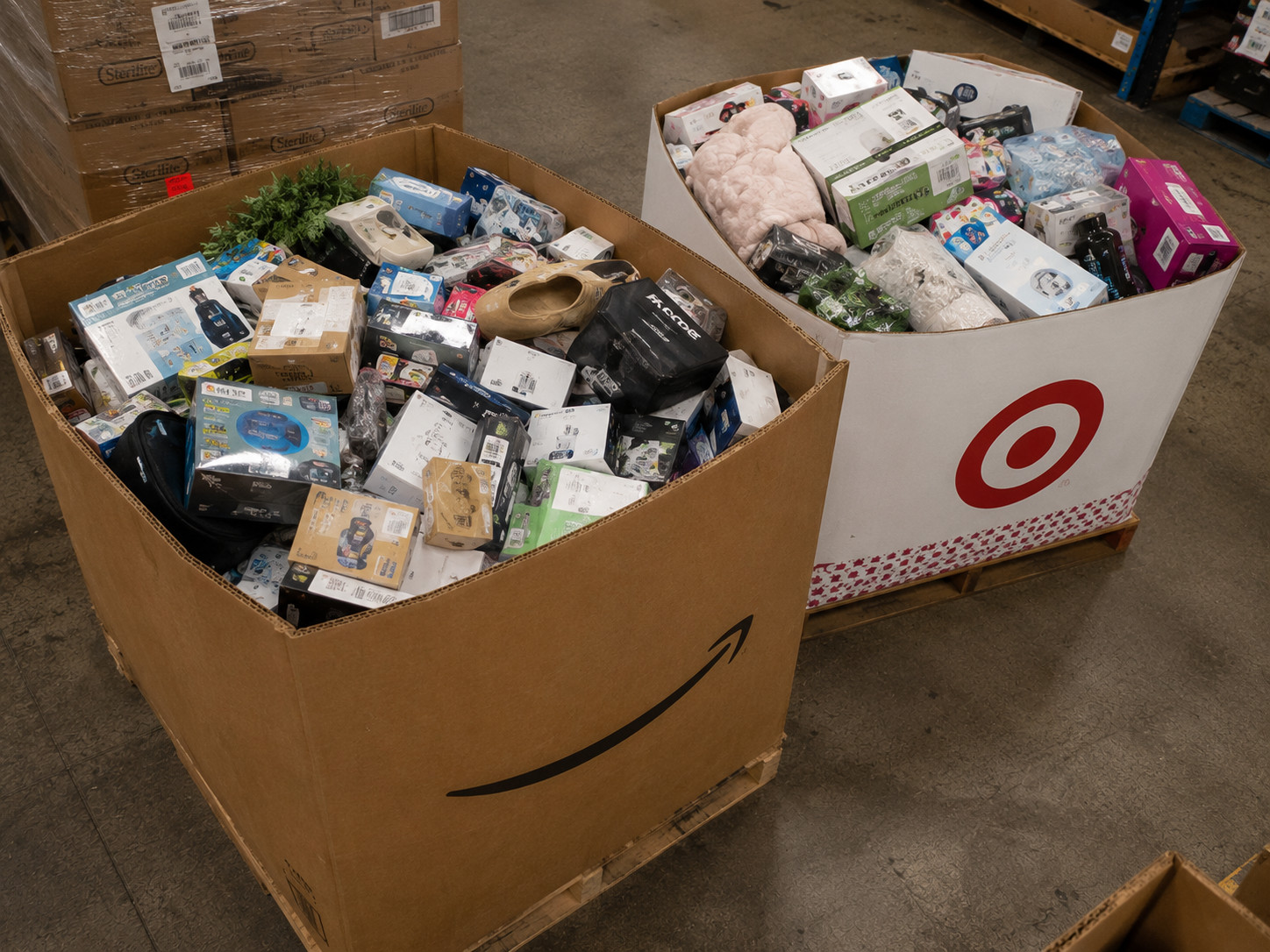 Amazon Wholesale Lot with Trending Home Essentials
