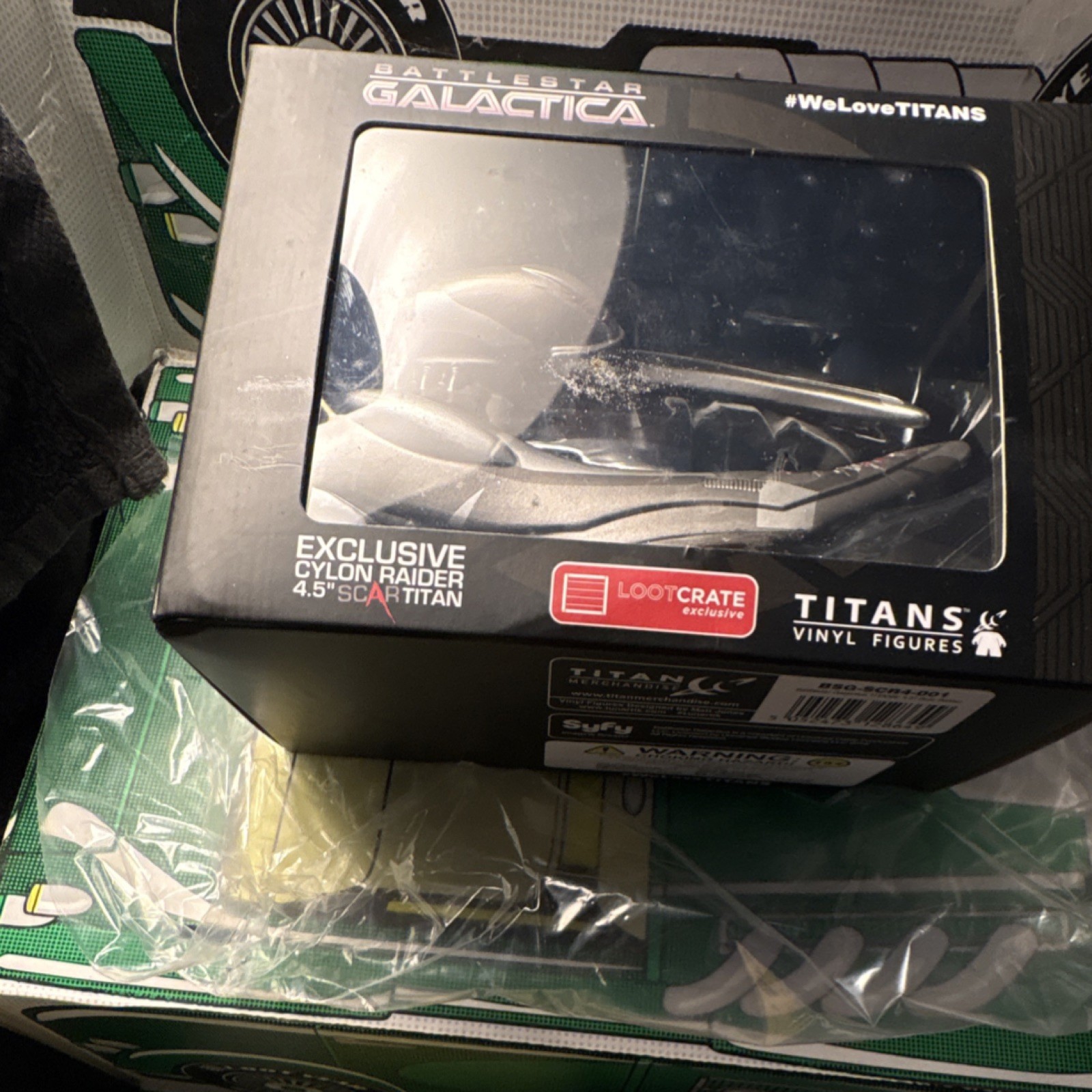 Loot Crate Lot Titans Cylon Raider Vinyl + Batman Keychain + Eleanor