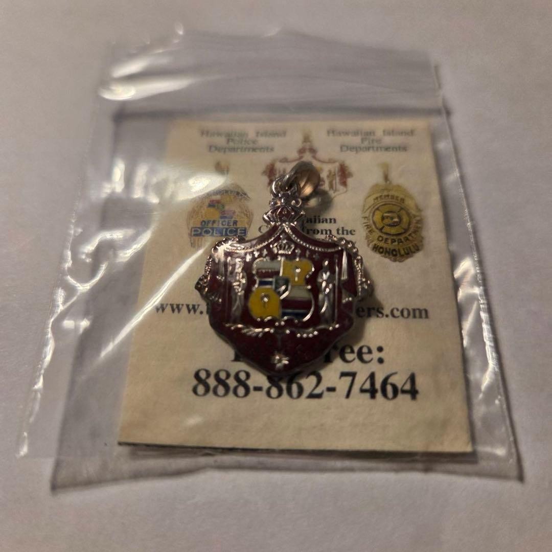 Vintage Hawaii Crest Pendant Silver Rare Crest Motif Jewelry Unused