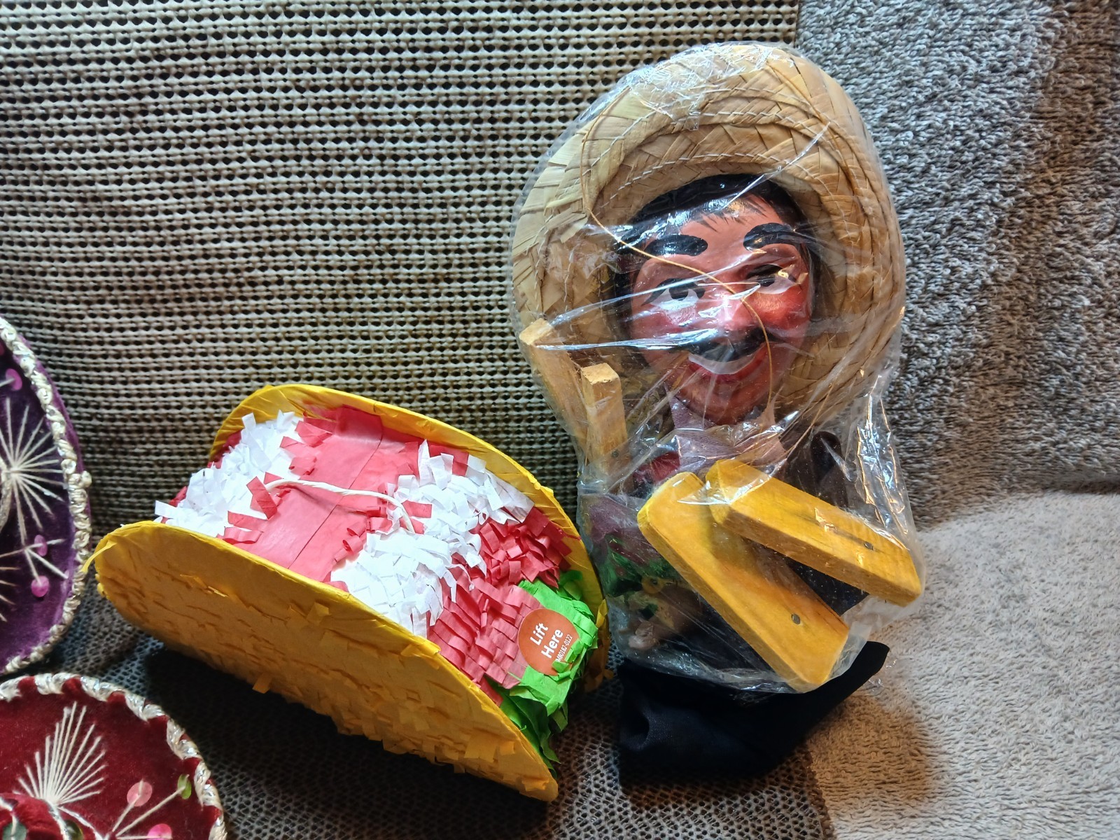 JUNK DRAWER LOT*LATIN*MEXICO*PINATA*MARIONETTE*HATS*KEYCHAIN*SP*OP*SAI