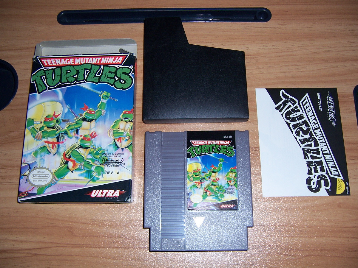 Teenage Mutant Ninja Turtles Nintendo NES Complete Box with Manual Booklet