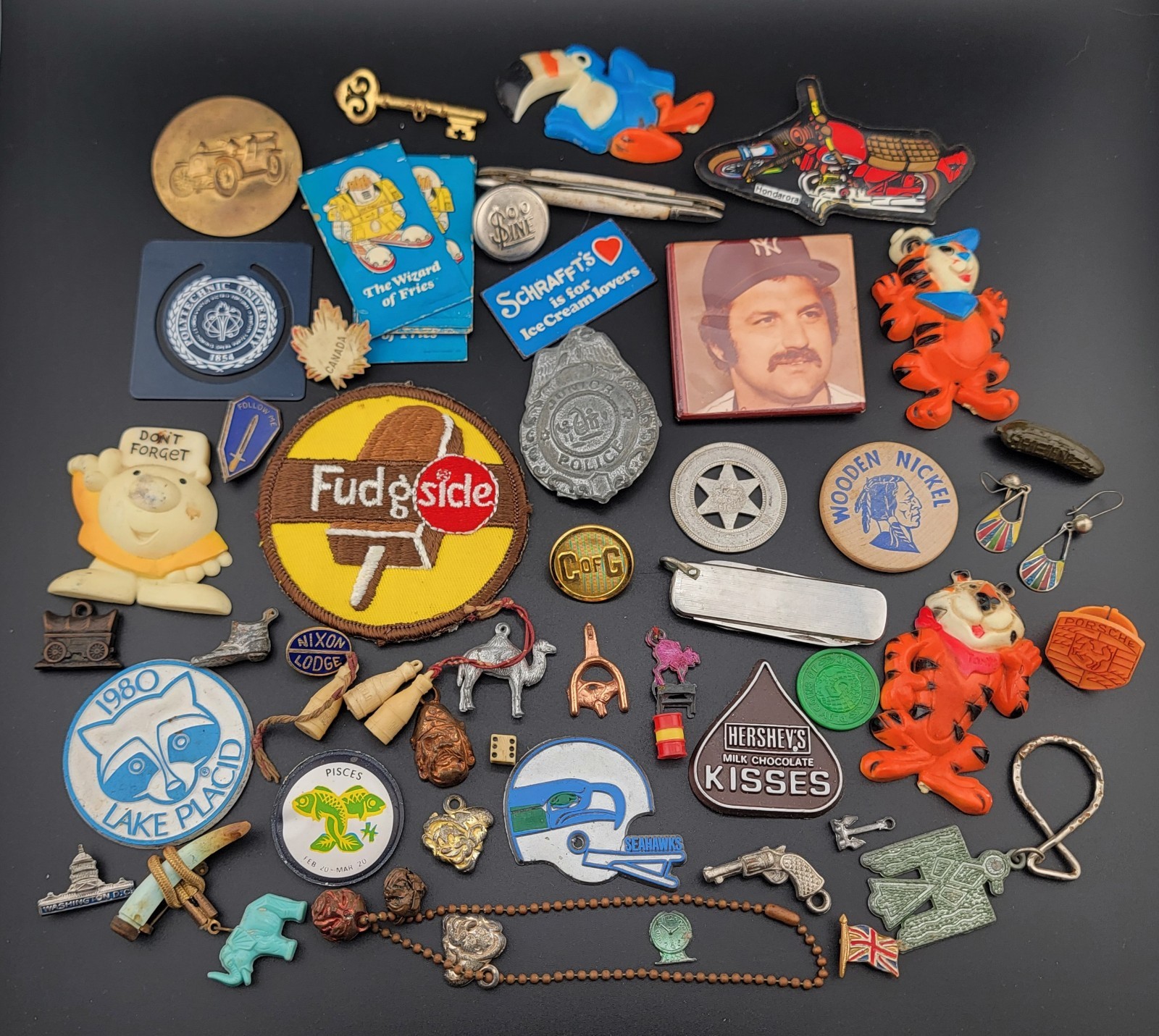 Junk Drawer Lot – 1950s 1960s 1970s small items, Jewelry, Pins, Buttons, +more