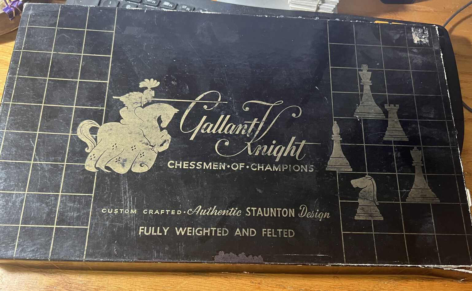 Vintage Gallant Knight Chessmen of Champions Staunton Chess Set 100% complete