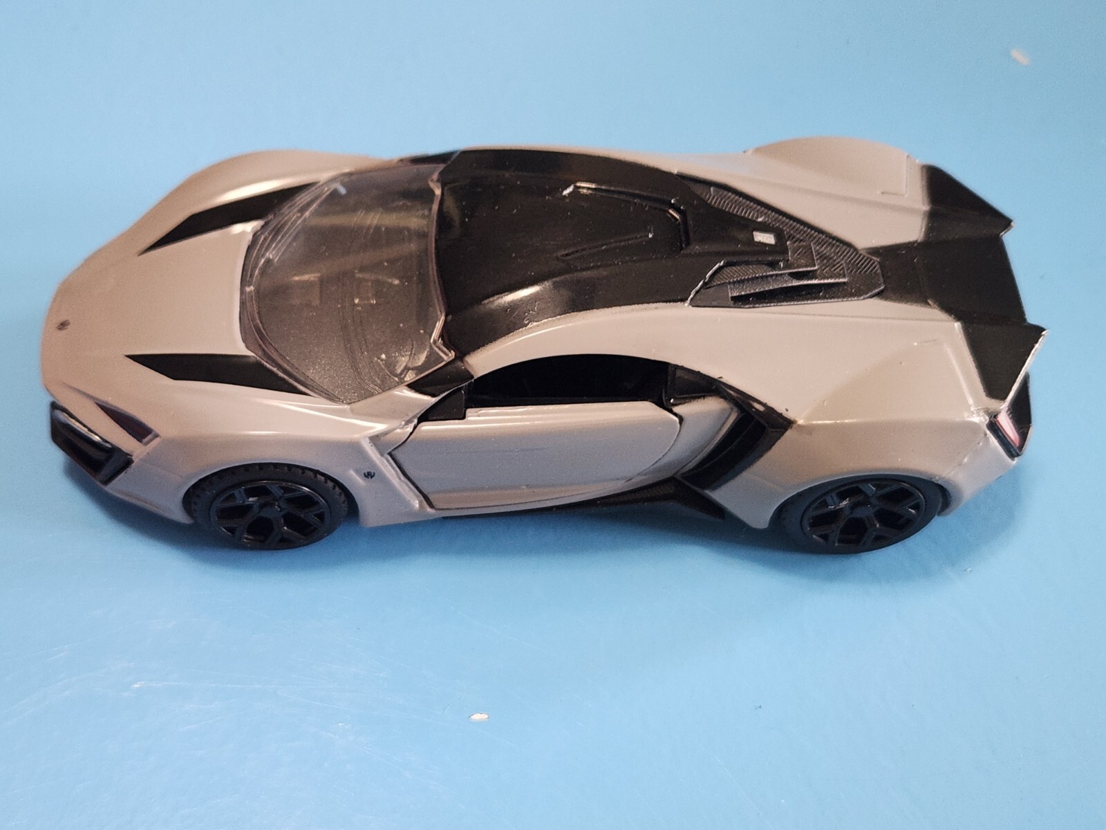 5″ Lykan Hypersport Hyper-Spec Jada Gray Diecast 1:32 Scale Pre Owned Lambo Door
