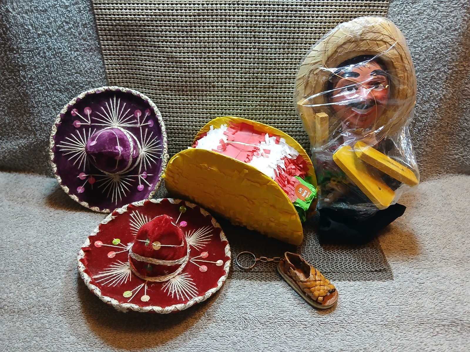 JUNK DRAWER LOT*LATIN*MEXICO*PINATA*MARIONETTE*HATS*KEYCHAIN*SP*OP*SAI