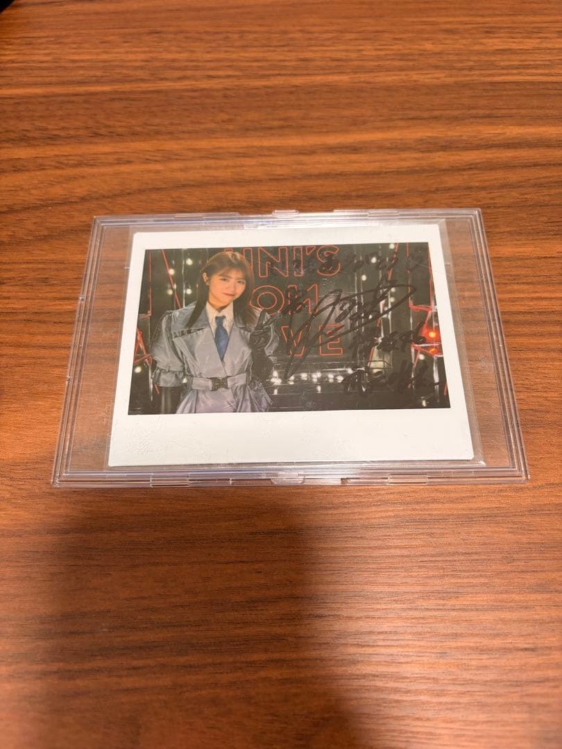 Sakurazaka46 Yui Takemoto Autographed Cheki in Hard Case Used
