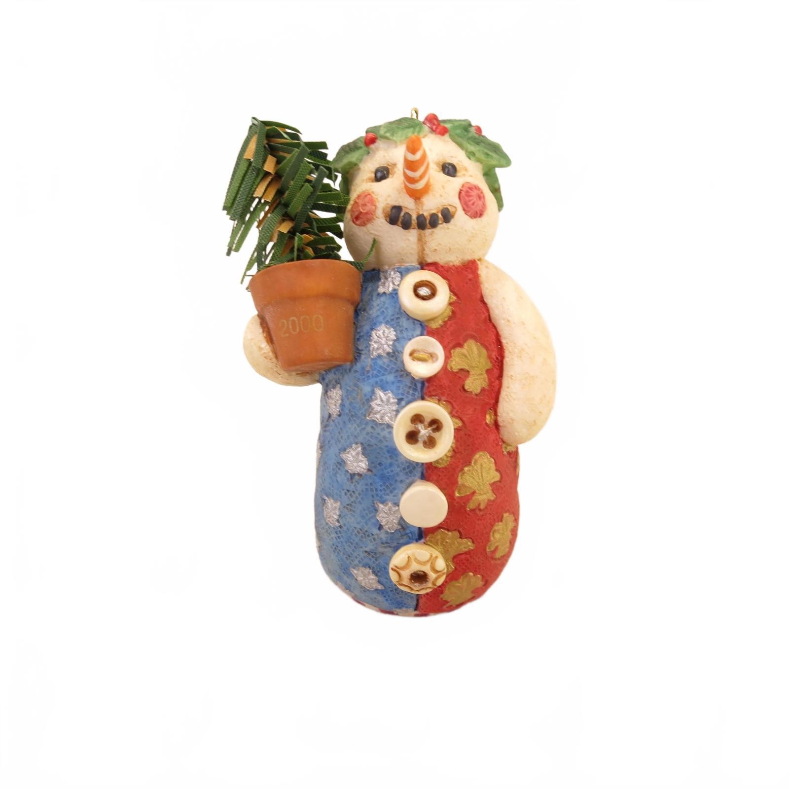 Hallmark Keepsake Ornament 2000 Snow Girl 3″ Tall Ornament QX8274