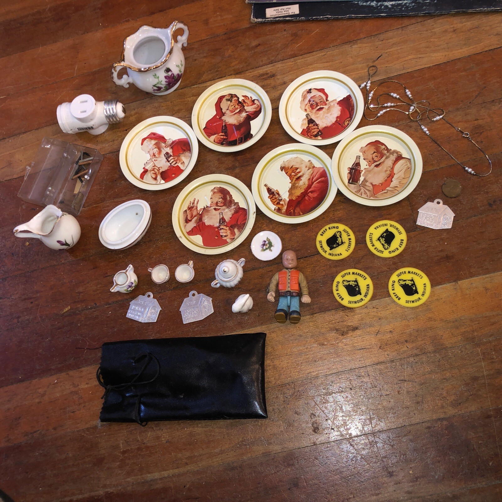 junk drawer lot of misc items – Violet China / Beef King Tokens / Coasters