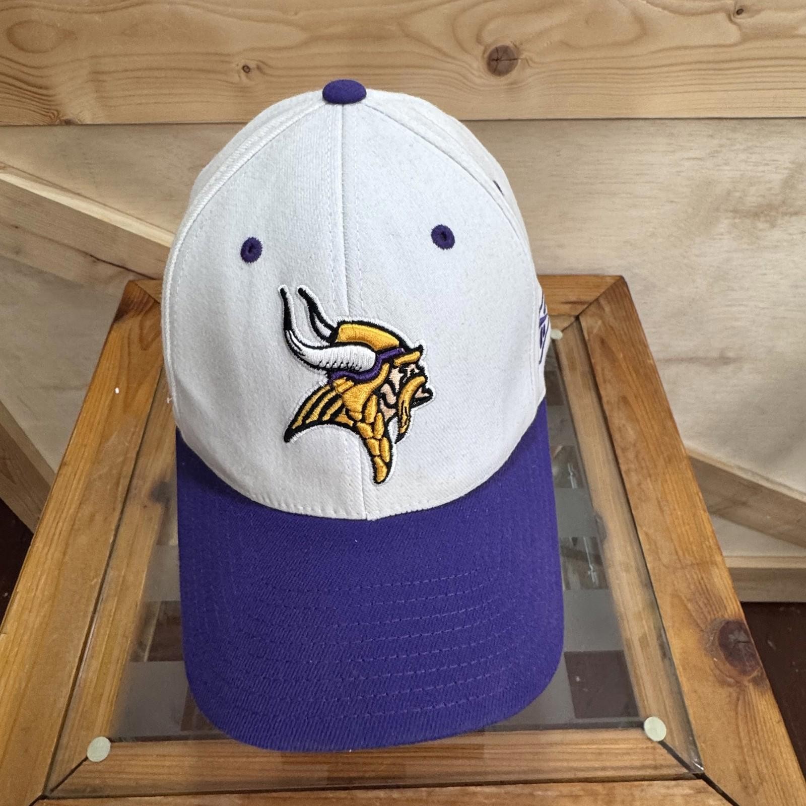 Minnesota Vikings Hat Cap Fitted Mens Large White Purple NFL Football Reebok