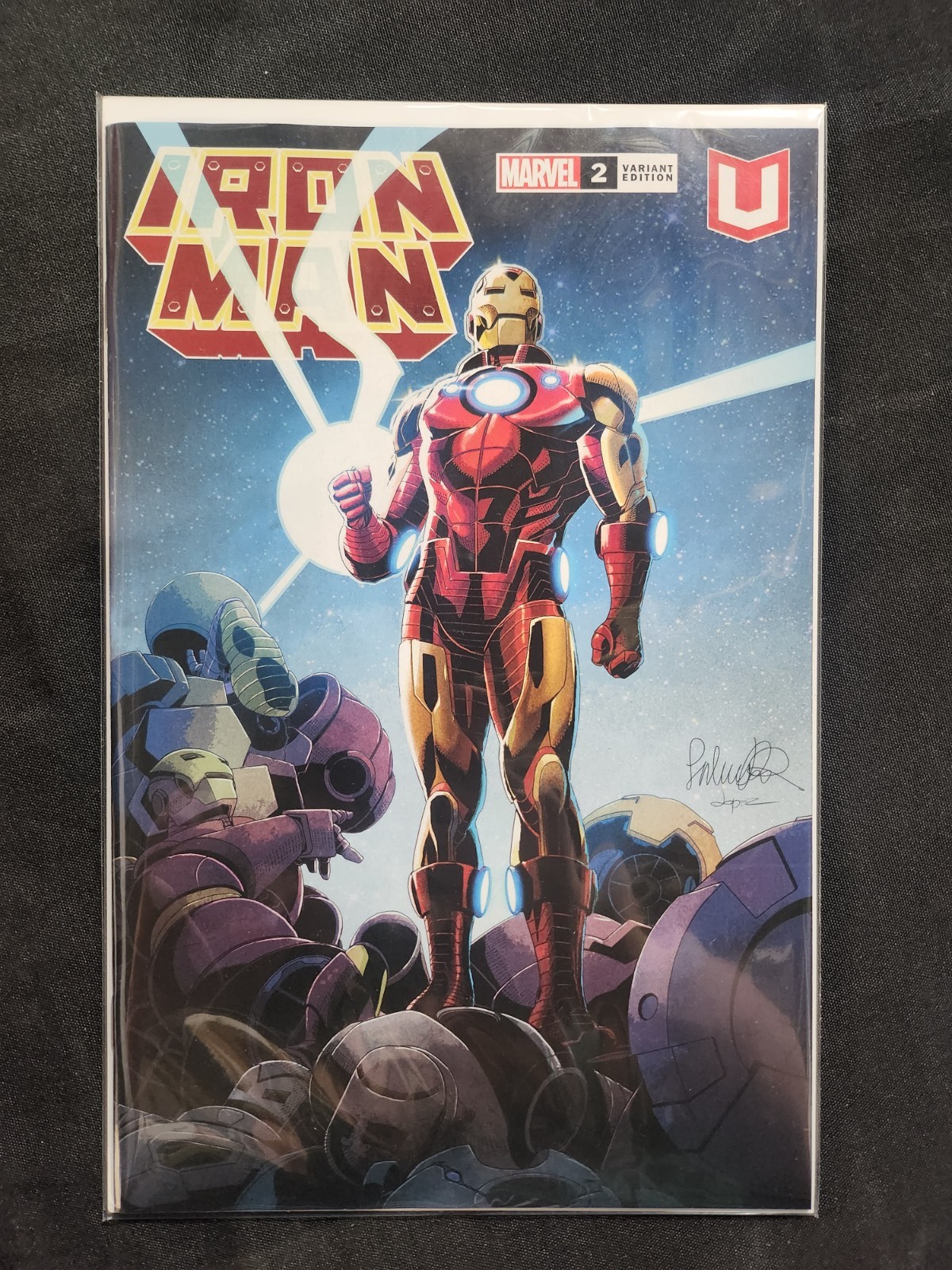 Marvel Unlimited Subscription Kit – 2 Comics, 1 Figure, Patch, Pin (8/8.5) 2020
