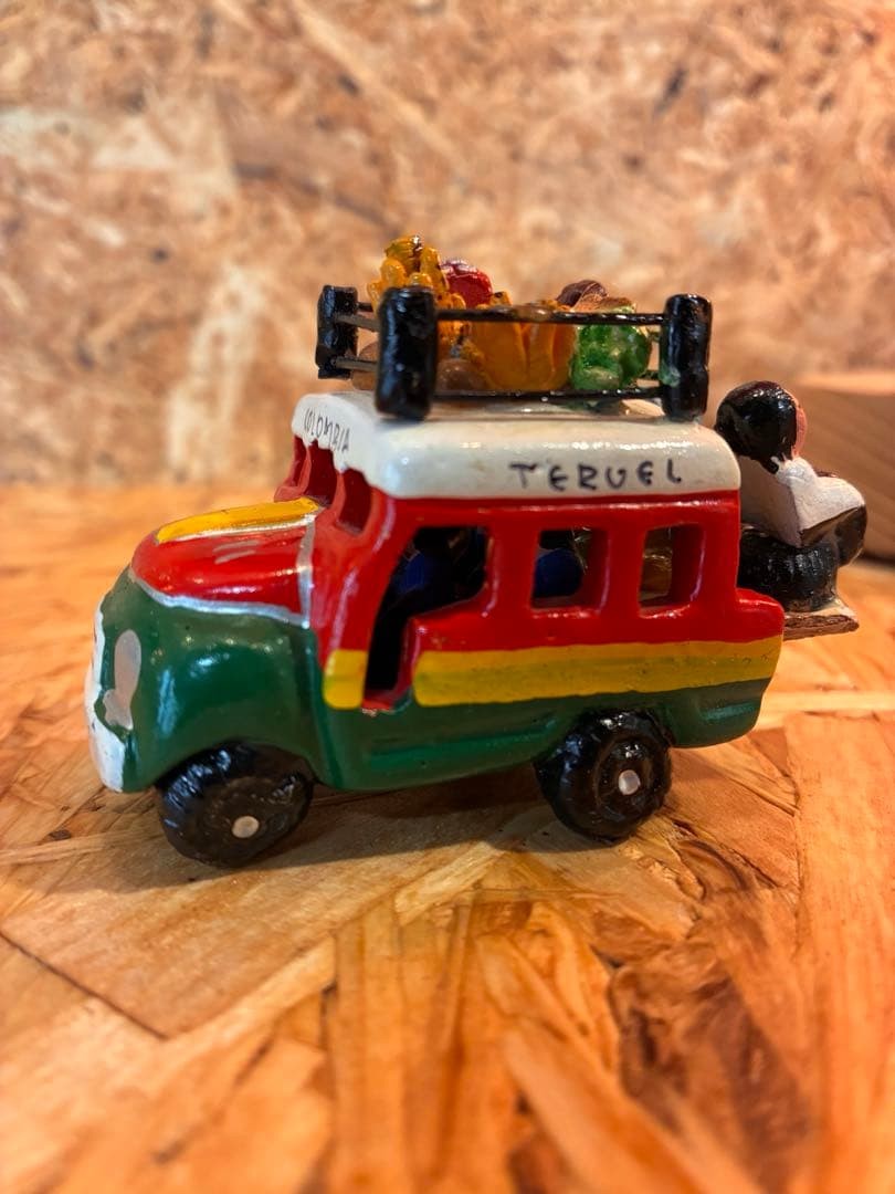 Colombia shared bus laplata “Silver River” Teruel “Bull” folk art