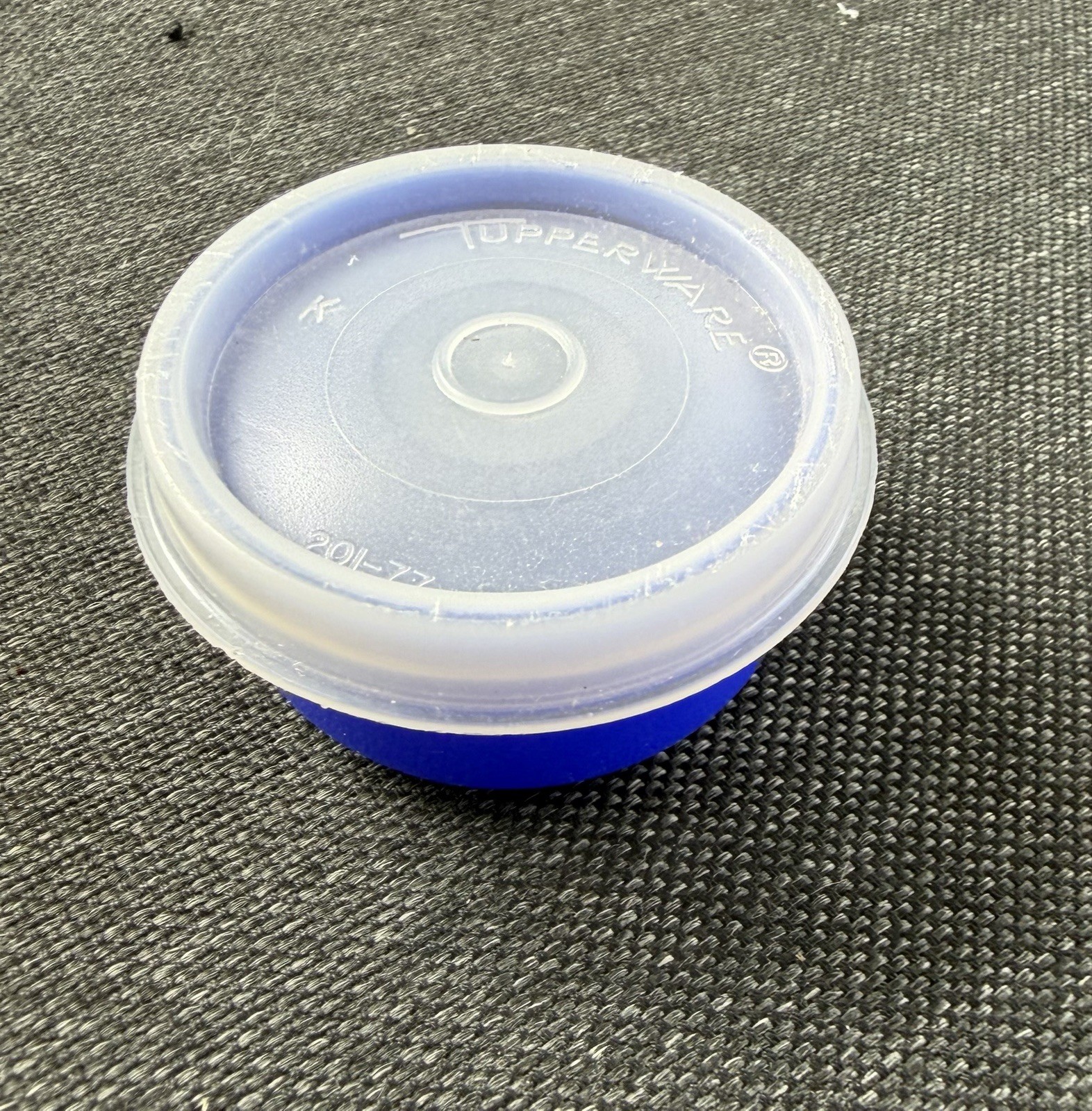 Tupperware blue Smidget container