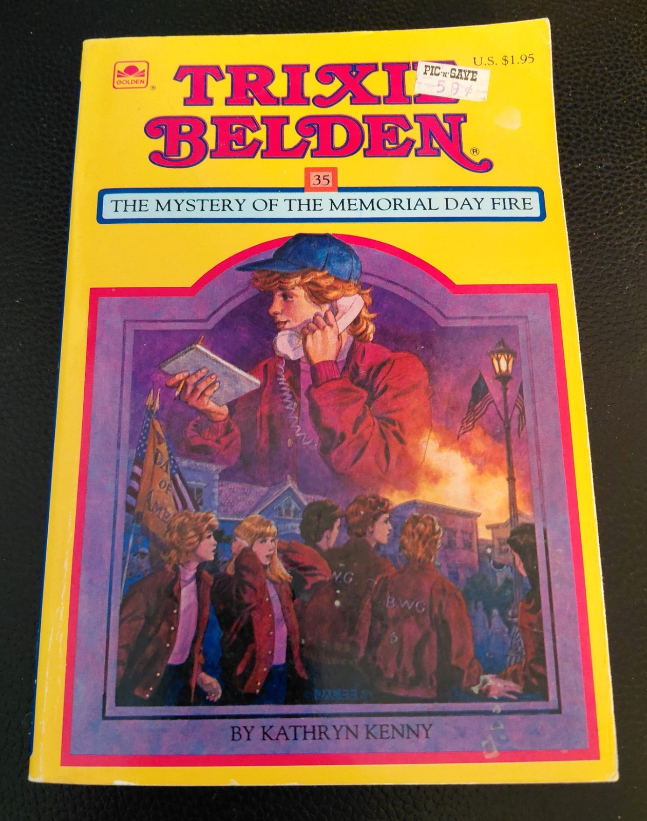 Trixie Belden MYSTERY OF THE MEMORIAL DAY FIRE (#35) by KATHRYN KENNY