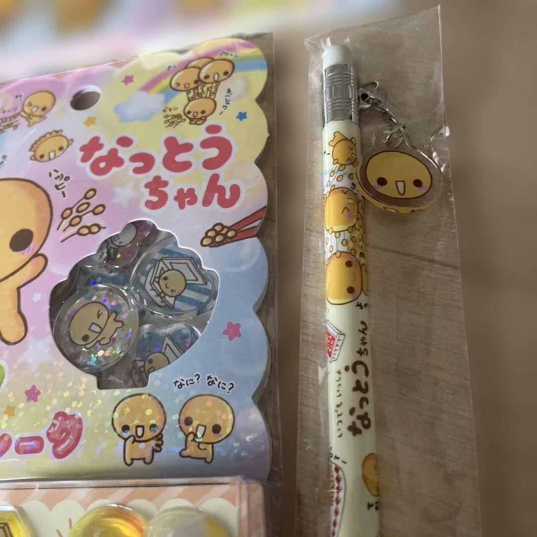 Uruchuru pop sticker mechanical pencil Ohajiki sticker memo pad Natto-chan